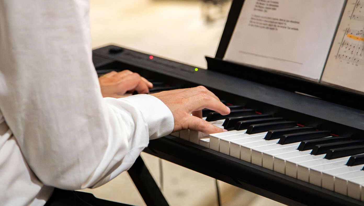 Miracle: Worship Leader Plays Hymn As It Was Written #BabylonBee