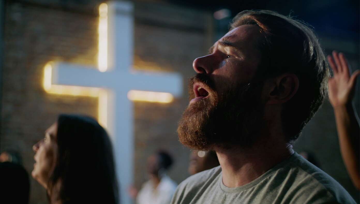 Congregation’s Men Hit By Sudden Wave Of Allergies During Singing Of ‘Old Rugged Cross’ #BabylonBee