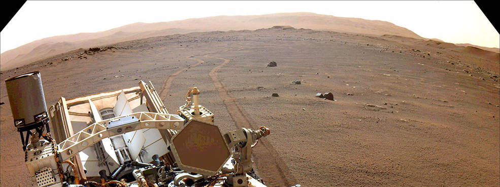 Curiosity Looks Back Toward Its Landing Site