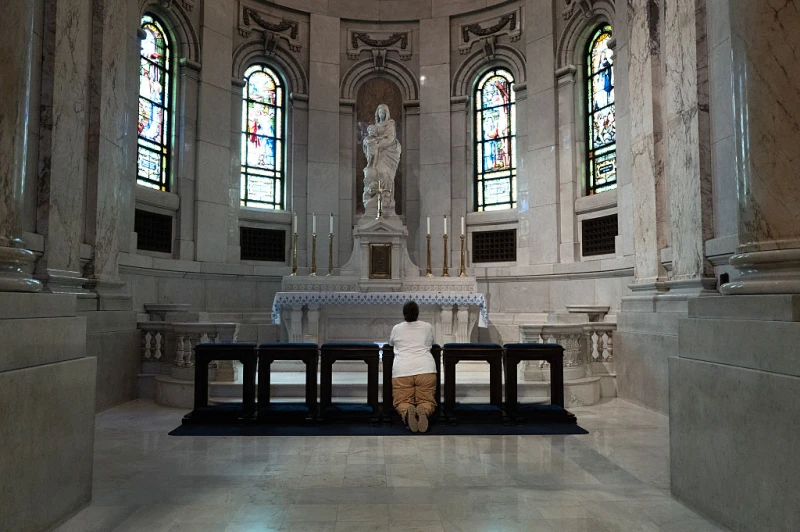 Church windows are weak point in security of Catholic parishes, experts say Church windows are weak point in security of Catholic parishes, experts say