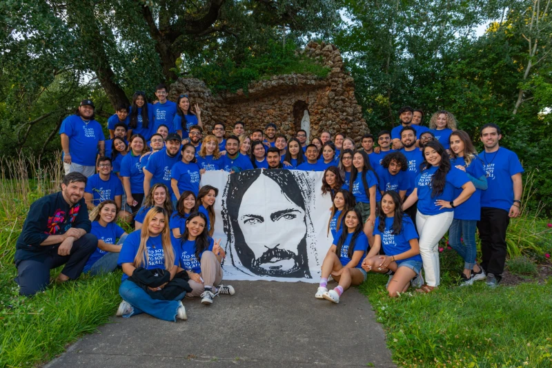 How Iskali is helping young Latino Catholics encounter God and find their purpose #Catholic
Iskali, a ministry that serves young Hispanic Catholics in the United States, seeks to form active missionary disciples. / Credit: Iskali
CNA Staff, Dec 20, 2025 / 06:00 am (CNA).
Fifteen years ago, Vicente Del Real felt called to create a way to reach out to young Hispanic Catholics in the U.S. and provide them with a space to encounter God and use their gifts and talents for the Church. He went on to found Iskali, a nonprofit based in Chicago that promotes the leadership and holistic development of Latino youth, helping them flourish spiritually, personally, academically, and socially. Inspired by Our Lady of Guadalupe’s role in the Americas as “the star of the new evangelization,” Iskali works to form, empower, and equip young Latinos to become transformative leaders and to invigorate the Catholic Church.The name “Iskali” comes from the Nahuatl, or Aztec, language symbolizing growth, resurgence, and new beginnings. This was also the language Our Lady of Guadalupe spoke when she appeared to Juan Diego. Despite Juan Diego being from the Chichimeca people, and not an Aztec, the two groups of people shared the same language. Del Real told CNA in an interview that he felt the need to “respond to the urgent need to walk with young Hispanics as they navigate the questions of life, the struggles of life, and to be able to provide to them what the Church has to say and has to offer.”He added that “at the heart of Iskali is the work of evangelization.” This is done through providing young Latinos with an “adequate formation so they can understand the faith,” which will hopefully lead them to have a “personal encounter with God.”Iskali, a ministry that serves young Hispanic Catholics in the United States, received major grants to help it continue its evangelization efforts. Credit: IskaliIskali is founded on four pillars: faith and community, mentorship and scholarship, sports and wellness, and service to the poor. The pillar of faith and community involves members coming together each week for fellowship. Anywhere from five to 600 young adults gather to spend time getting to know one another and learning more about God and the Catholic faith. Through Iskali’s mentorship program, individuals are matched with a Latino professional who serves as a mentor and helps them with professional development. Iskali also provides scholarships for young people to attend colleges and trade schools, and works with parishes to set up a variety of sports leagues to help young people build relationships, provide another form of faith formation, and stay active. Additionally, once a month, Iskali communities serve those most in need — the homeless, people in hospitals, nursing homes, and immigrant families who have been affected by detentions or deportations.Members of Iskali gather for fellowship. Credit: IskaliSeveral recent studies show that the Latino population is the fastest-growing demographic in the Catholic Church. Del Real said he believes this is because “Latino young people are very attentive to the faith.”“They have seen their faith lived in their families, our home, with their grandmas, with their mothers. Faith is kind of embedded in our culture,” he added.In response to this growth being seen among Latinos in parishes, Iskali is launching a missionary program where a full-time missionary will be assigned to a parish that has a Hispanic population of over 50% to work in Hispanic ministry.“We are very, very excited … this is the first missionary program that helps to serve the Latino Church in the U.S., and we hope that this missionary program will bear the fruits of vocations to marriage, vocation to priesthood in the Hispanic community,” Del Real shared.Del Real said he also hopes that those who are a part of Iskali leave the formation knowing that they “are beloved, know that God is seeking intimacy with you, and know that he wants you to flourish as a person.”“We always say that we hope the people flourish,” he said. “God is a God of love and he wants to see us flourish. If we are a flower in his garden, he wants us to bloom.” How Iskali is helping young Latino Catholics encounter God and find their purpose #Catholic
Iskali, a ministry that serves young Hispanic Catholics in the United States, seeks to form active missionary disciples. / Credit: Iskali
CNA Staff, Dec 20, 2025 / 06:00 am (CNA).
Fifteen years ago, Vicente Del Real felt called to create a way to reach out to young Hispanic Catholics in the U.S. and provide them with a space to encounter God and use their gifts and talents for the Church. He went on to found Iskali, a nonprofit based in Chicago that promotes the leadership and holistic development of Latino youth, helping them flourish spiritually, personally, academically, and socially. Inspired by Our Lady of Guadalupe’s role in the Americas as “the star of the new evangelization,” Iskali works to form, empower, and equip young Latinos to become transformative leaders and to invigorate the Catholic Church.The name “Iskali” comes from the Nahuatl, or Aztec, language symbolizing growth, resurgence, and new beginnings. This was also the language Our Lady of Guadalupe spoke when she appeared to Juan Diego. Despite Juan Diego being from the Chichimeca people, and not an Aztec, the two groups of people shared the same language. Del Real told CNA in an interview that he felt the need to “respond to the urgent need to walk with young Hispanics as they navigate the questions of life, the struggles of life, and to be able to provide to them what the Church has to say and has to offer.”He added that “at the heart of Iskali is the work of evangelization.” This is done through providing young Latinos with an “adequate formation so they can understand the faith,” which will hopefully lead them to have a “personal encounter with God.”Iskali, a ministry that serves young Hispanic Catholics in the United States, received major grants to help it continue its evangelization efforts. Credit: IskaliIskali is founded on four pillars: faith and community, mentorship and scholarship, sports and wellness, and service to the poor. The pillar of faith and community involves members coming together each week for fellowship. Anywhere from five to 600 young adults gather to spend time getting to know one another and learning more about God and the Catholic faith. Through Iskali’s mentorship program, individuals are matched with a Latino professional who serves as a mentor and helps them with professional development. Iskali also provides scholarships for young people to attend colleges and trade schools, and works with parishes to set up a variety of sports leagues to help young people build relationships, provide another form of faith formation, and stay active. Additionally, once a month, Iskali communities serve those most in need — the homeless, people in hospitals, nursing homes, and immigrant families who have been affected by detentions or deportations.Members of Iskali gather for fellowship. Credit: IskaliSeveral recent studies show that the Latino population is the fastest-growing demographic in the Catholic Church. Del Real said he believes this is because “Latino young people are very attentive to the faith.”“They have seen their faith lived in their families, our home, with their grandmas, with their mothers. Faith is kind of embedded in our culture,” he added.In response to this growth being seen among Latinos in parishes, Iskali is launching a missionary program where a full-time missionary will be assigned to a parish that has a Hispanic population of over 50% to work in Hispanic ministry.“We are very, very excited … this is the first missionary program that helps to serve the Latino Church in the U.S., and we hope that this missionary program will bear the fruits of vocations to marriage, vocation to priesthood in the Hispanic community,” Del Real shared.Del Real said he also hopes that those who are a part of Iskali leave the formation knowing that they “are beloved, know that God is seeking intimacy with you, and know that he wants you to flourish as a person.”“We always say that we hope the people flourish,” he said. “God is a God of love and he wants to see us flourish. If we are a flower in his garden, he wants us to bloom.”