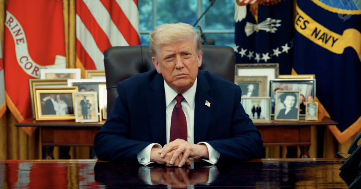 JUST IN: Trump Announces Primetime Address to the Nation Tomorrow at 9 PM ET – Karoline Leavitt Previews Speech (VIDEO) – 
President Trump announced on Tuesday that he plans to address the nation from the White House.  The year-end remarks, coming about two weeks before the new year, are expected to focus on the Trump Administration’s accomplishments since January 20, when Trump was inaugurated.
The post JUST IN: Trump Announces Primetime Address to the Nation Tomorrow at 9 PM ET – Karoline Leavitt Previews Speech (VIDEO) appeared first on The Gateway Pundit.