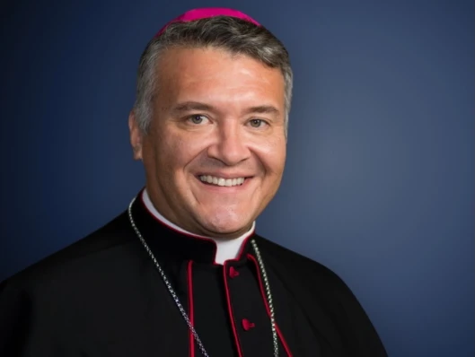 Pope Leo appoints Mexican-born Oratorian as bishop of Corpus Christi, Texas #Catholic
Bishop Mario Avilés. / Credit: Photo courtesy of the Diocese of Brownsville
Vatican City, Dec 1, 2025 / 13:44 pm (CNA).
Pope Leo XIV on Monday appointed Bishop Mario Avilés as the new bishop of Corpus Christi, selecting the Mexican-born Oratorian to lead the south Texas diocese. Avilés, 56, who has served as auxiliary bishop of Brownsville, Texas, since February 2018, will succeed Bishop Michael Mulvey, 76. Mulvey has led the Diocese of Corpus Christi since 2010. “We welcome Bishop-designate Avilés with open hearts and deep prayer,” Mulvey said in a statement after the Vatican announcement on Dec. 1. As the ninth bishop of Corpus Christi, Avilés will take responsibility for the spiritual leadership of more than 200,000 Catholics across a 12-county region in south Texas. “The Diocese of Brownsville will greatly miss Bishop Mario’s wise counsel and good judgment, his joyful presence in our parish communities, and his administrative skills in the service of our diocesan offices and Catholic schools. Yet at the same time we share in the special joy of the Diocese of Corpus Christi at the news of Bishop Mario’s appointment,” Brownsville Bishop Daniel Flores said in a statement. Avilés was born on Sept. 16, 1969, in Mexico City. In 1986, he joined the Congregation of the Oratory of St. Philip Neri, a pontifical society of apostolic life composed of priests and lay brothers founded in 1575, which now has more than 70 oratories worldwide.He studied for the priesthood in Mexico City before continuing his education in Rome, earning bachelor’s degrees in philosophy and sacred theology at the Pontifical Athenaeum Regina Apostolorum. He also holds a master’s degree in education administration and supervision and is a certified teacher in the state of Texas.At the age of 28, Avilés was ordained a priest in the Basilica of Our Lady of San Juan del Valle National Shrine in San Juan, Texas. He became parochial vicar at St. Jude Thaddeus Church in Pharr and worked in the Pharr Oratory Schools as a governance board member, teacher, principal, and rector. He also served as vicar, secretary, treasurer, and novice master for the Oratorian congregation. From 2000 to 2012, he served on the Permanent Deputation of the Confederation of the Oratory of St. Philip Neri for Latin America. At the congregation’s 2012 General Congress, he was elected procurator general of the confederation, a Rome-based role representing Oratorian communities to the Holy See. He speaks Spanish, English, and Italian.Avilés’ episcopal motto is “Caritas Dei diffusa est in cordibus nostris,” meaning “The love of God has been poured out into our hearts,” a reference to Romans 5:5 and the introit of the Mass for the feast of St. Philip Neri. His crest includes red roses honoring Our Lady of Guadalupe and his Mexican heritage as well as three gold stars drawn from the Neri family crest, symbolizing his long affiliation with the oratory.“I ask all the faithful of the Diocese of Brownsville to pray for Bishop Mario as he prepares to take up his new mission of service in Corpus Christi,” Flores said. “May God bless Bishop Mario Avilés and may the maternal care of the blessed and ever-immaculate Virgin Mary accompany him always.” Pope Leo appoints Mexican-born Oratorian as bishop of Corpus Christi, Texas #Catholic
Bishop Mario Avilés. / Credit: Photo courtesy of the Diocese of Brownsville
Vatican City, Dec 1, 2025 / 13:44 pm (CNA).
Pope Leo XIV on Monday appointed Bishop Mario Avilés as the new bishop of Corpus Christi, selecting the Mexican-born Oratorian to lead the south Texas diocese. Avilés, 56, who has served as auxiliary bishop of Brownsville, Texas, since February 2018, will succeed Bishop Michael Mulvey, 76. Mulvey has led the Diocese of Corpus Christi since 2010. “We welcome Bishop-designate Avilés with open hearts and deep prayer,” Mulvey said in a statement after the Vatican announcement on Dec. 1. As the ninth bishop of Corpus Christi, Avilés will take responsibility for the spiritual leadership of more than 200,000 Catholics across a 12-county region in south Texas. “The Diocese of Brownsville will greatly miss Bishop Mario’s wise counsel and good judgment, his joyful presence in our parish communities, and his administrative skills in the service of our diocesan offices and Catholic schools. Yet at the same time we share in the special joy of the Diocese of Corpus Christi at the news of Bishop Mario’s appointment,” Brownsville Bishop Daniel Flores said in a statement. Avilés was born on Sept. 16, 1969, in Mexico City. In 1986, he joined the Congregation of the Oratory of St. Philip Neri, a pontifical society of apostolic life composed of priests and lay brothers founded in 1575, which now has more than 70 oratories worldwide.He studied for the priesthood in Mexico City before continuing his education in Rome, earning bachelor’s degrees in philosophy and sacred theology at the Pontifical Athenaeum Regina Apostolorum. He also holds a master’s degree in education administration and supervision and is a certified teacher in the state of Texas.At the age of 28, Avilés was ordained a priest in the Basilica of Our Lady of San Juan del Valle National Shrine in San Juan, Texas. He became parochial vicar at St. Jude Thaddeus Church in Pharr and worked in the Pharr Oratory Schools as a governance board member, teacher, principal, and rector. He also served as vicar, secretary, treasurer, and novice master for the Oratorian congregation. From 2000 to 2012, he served on the Permanent Deputation of the Confederation of the Oratory of St. Philip Neri for Latin America. At the congregation’s 2012 General Congress, he was elected procurator general of the confederation, a Rome-based role representing Oratorian communities to the Holy See. He speaks Spanish, English, and Italian.Avilés’ episcopal motto is “Caritas Dei diffusa est in cordibus nostris,” meaning “The love of God has been poured out into our hearts,” a reference to Romans 5:5 and the introit of the Mass for the feast of St. Philip Neri. His crest includes red roses honoring Our Lady of Guadalupe and his Mexican heritage as well as three gold stars drawn from the Neri family crest, symbolizing his long affiliation with the oratory.“I ask all the faithful of the Diocese of Brownsville to pray for Bishop Mario as he prepares to take up his new mission of service in Corpus Christi,” Flores said. “May God bless Bishop Mario Avilés and may the maternal care of the blessed and ever-immaculate Virgin Mary accompany him always.”