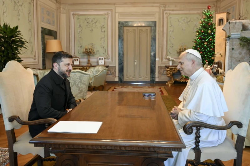 The pope urges ‘continued dialogue’ after receiving Zelenskyy in Castel Gandolfo – #Catholic – 
 
 The Pope greets Zelenskyy in Castel Gandolfo. / Credit: Vatican Media

Vatican City, Dec 9, 2025 / 14:32 pm (CNA).
Pope Leo XIV received the president of Ukraine, Volodymyr Zelenskyy, in audience today at the papal residence in Castel Gandolfo, the Holy See announced in a statement.The meeting, described as “cordial,” focused on the situation of the war in Ukraine and the prospects for the diplomatic initiatives currently underway.During the conversation, the Holy Father reiterated “the need to continue the dialogue” and renewed his “pressing desire” that diplomatic efforts might lead to “a just and lasting peace,” according to the statement released by the Vatican.The meeting also addressed particularly sensitive humanitarian issues. During the discussions, reference was made to the “prisoners of war” situation and the urgency of “guaranteeing the return” of Ukrainian children separated from their families and illegally deported to Russia was emphasized.Following the private audience, Zelenskyy expressed his “profound gratitude” to Pope Leo XIV for the Holy See’s constant support for the Ukrainian people.In a message posted on his social media after the meeting, Zelenskyy expressed particular gratitude for the humanitarian aid. During the audience, he said he thanked the pope for “his constant prayers for Ukraine and the Ukrainian people, as well as his calls for a just peace.”The Ukrainian president also informed the pope about the diplomatic contacts and negotiations that Kyiv is conducting with the United States to pave the way for peace. “I informed the pope about the diplomatic efforts with the United States to achieve peace,” he said.One of the central points of the conversation was the fate of the Ukrainian children illegally deported to Russian territory. Zelenskyy emphasized that they discussed “future actions and the Vatican’s mediation aimed at securing the return of our children kidnapped by Russia,” an issue that the Holy See has kept on its humanitarian agenda since the first months of the conflict.The Ukrainian president emphasized that the meeting was “an important and cordial dialogue,” focused on the protection of the civilian population and the spiritual support that the pontiff has repeatedly shown.Zelenskyy took the opportunity to renew a formal invitation to the pope to travel to Ukraine. “I invited the pope to visit Ukraine. It would be a powerful sign of support for our people,” he said.The audience took place a day after Zelenskyy traveled to the United Kingdom, where he held a meeting at Downing Street with the country’s prime minister, Keir Starmer, which was also attended by the president of France, Emmanuel Macron, and the German chancellor, Friedrich Merz.That meeting focused on negotiations surrounding the peace plan and next steps for Ukraine presented by Washington. The first 28-point draft presented by the Trump administration in November proposed a resolution to the conflict that was largely favorable to Moscow.That proposal was followed by another put together in Geneva by delegations from the United States, Ukraine, and Europe. Zelenskyy arrived in Castel Gandolfo on Tuesday, Dec. 9, after three days of talks in Miami between Trump’s special envoy, Steve Witkoff, and the Ukrainian negotiator, Rustem Umerov. Exactly one week ago, Russian President Vladimir Putin met with Witkoff in Moscow without any significant progress.This is the third official meeting between the two, after Leo XIV received Zelenskyy in an audience following the Mass marking the beginning of his pontificate on May 18, and in a second meeting on July 9, also in Castel Gandolfo. Pope Leo usually takes Tuesday every week as a day off at Castel Gandolfo.Following today’s meeting with the pope, Zelenskyy was scheduled to meet with Italian Prime Minister Giorgia Meloni as part of a new round of contacts with key European leaders regarding the peace process in Ukraine.Ukraine first requested the Vatican’s intervention shortly after the full-scale Russian invasion in February 2022. Since then, the Holy See has continued its diplomatic efforts for peace, while maintaining open channels of dialogue with all parties involved.This story was first published by ACI Prensa, CNA’s Spanish-language news partner. It has been translated and adapted by CNA.