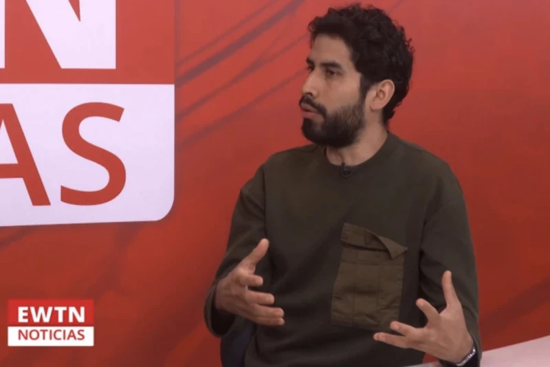 Influencer son of evangelical pastors shares how he embraced the Catholic faith - #Catholic - 
 
 Jonatan Medina, son of evangelical pastors, shares how he converted to the Catholic faith. / Credit: EWTN News

ACI Prensa Staff, Oct 26, 2025 / 07:00 am (CNA).
Jonatan Medina Espinal is a young Catholic influencer who, as the son of evangelical pastors, was considered unlikely to embrace the Catholic faith, but he did so five years ago after a long and intense spiritual journey.Now, with clearer ideas about the faith, the young Peruvian has become a defender of Catholic doctrine, promoting it on his social media as well as in his Spanish-language book “Toward the Barque of Peter: My Journey from Protestantism to the Catholic Church.”For Dante Urbina, a Catholic author, teacher, and lecturer who also influenced Medina’s conversion, the book is “a testimony of profound conversion and intellectual depth that invites us to enter and persevere in the Catholic Church.”Medina is a professional audiovisual communicator and describes himself as “a truth seeker.” In an interview with “EWTN Noticias,” the Spanish-language broadcast edition of EWTN News, he shared that he had already felt Catholic “at heart” since 2017, when he “began this journey that took [him] about two or three years.”On Dec. 8, 2020, in the midst of the COVID-19 pandemic and on the solemnity of the Immaculate Conception, Medina received the sacrament of baptism, officially becoming part of the Catholic Church.Medina pointed out that it was necessary for him to receive the sacrament in the Church, considering that the one he had received in his Christian group might not have been entirely valid.The entire process that led to his conversion, continued Medina — who is part of the Catholic Advancement Movement — began “paradoxically, with a period of agnosticism ... I was agnostic for a good few years of my life, then tried to embrace a more reasonable faith, one based on evidence.”Guided by various Christian figures such as Protestant C.S. Lewis and Catholic G.K. Chesterton, Medina questioned his affiliation with an evangelical church. “I began to embrace a more historical faith, with greater cogency.”After “discovering all the fragmentations … of Protestantism, I said: How can the Gospel be so divided? And I saw that the Church appears with its unity, although obviously that doesn’t imply that there aren’t tensions or certain divisions, but there is a teaching that helps us to be bound together and gives us that guarantee of unity.”Professor Scott Hahn’s influence“I earned a master’s degree in theology at the Franciscan University of Steubenville. I was with Professor Scott Hahn. I remember hearing his conversion testimony… He was converted by starting to pray the rosary, because he was practically convinced by all the arguments, but he didn’t know what he was missing until someone gave him a rosary,” Medina recounted in the interview with “EWTN Noticias.”“He prayed it, an impossible situation was resolved for him, and then he forgot about the issue. Then he realized he had been ungrateful and began praying it regularly, and that cemented his conversion,” he explained.“Without a doubt, the subject of Mary is always important, because as a Protestant by birth, I’ve never had any affection for her,” Medina emphasized.Hahn grew up in the Presbyterian Church, eventually becoming a theologian and minister in that Christian denomination. His journey of conversion began after he and his wife, Kimberly, became convinced that contraception is contrary to God’s law, a concept abandoned by many Protestants during the 20th century but always upheld by the Catholic Church.Hahn converted to Catholicism at Easter 1986. His wife followed him four years later, in 1990. They have six children, one of whom, Jeremiah, has been a Catholic priest since 2021.Medina also explained that another milestone in his conversion was overcoming the Protestant concept of “sola Scriptura” (“Scripture alone”), which postulates that the Bible is the sole source of Christian faith and practice, ignoring tradition, a source of revelation that is accepted by the Catholic Church.“I had discovered the error of sola Scriptura: I remember when I discovered it and realized that obviousness, that lack of logic, was so clear,” he recounted, and he understood “that Scripture itself was already tradition, only written down. That’s when I said, ‘Hey, this makes sense to me.’ Sola Scriptura began to fall apart for me.”Medina, also the author of the short Spanish-language film “Neighbors” about guardian angels, is grateful for having come to love the Virgin Mary through the example of another convert, Urbina, a Catholic professor and lecturer and author of several Spanish-language books such as “Does God Exist?” and “What Is the True Religion?”“He also worked at the university where I work, and it was providential that we met one day, and I started asking him questions about Mary specifically, and he helped me a lot. I definitely believe that Mary has been key in my conversion,” Medina emphasized.This story was first published by ACI Prensa, CNA’s Spanish-language news partner. It has been translated and adapted by CNA.