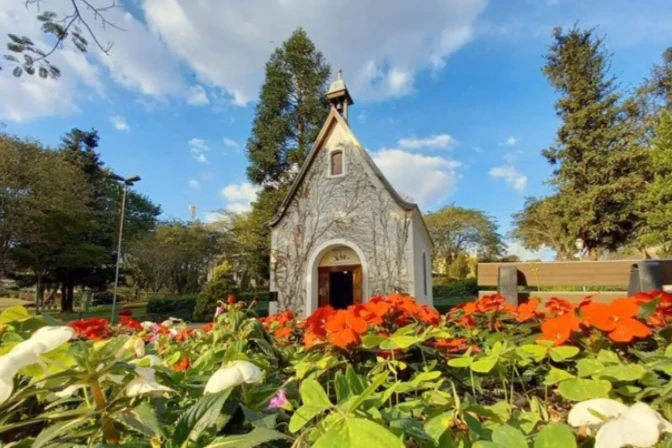 Pope Leo XIV grants plenary indulgence at Schoenstatt shrines – #Catholic –
Shrine of the Queen Mother in Atibaia, Brazil. / Credit: Schoenstatt Apostolic Movement
ACI Prensa Staff, Oct 30, 2025 / 16:50 pm (CNA).
On the occasion of the centenary of the Secular Institute of the Sisters of Mary of Schoenstatt, Germany, Pope Leo XIV has granted a plenary indulgence to anyone who visits the original Schoenstatt shrine or any shrine, church, or chapel under the care of this community.The indulgence can be obtained throughout the community’s jubilee, which began on Oct. 1 and will conclude on Nov. 4, 2026.“For our community, this gift of indulgence in our jubilee year is an invitation from God, through the Church, for a deeper purification of our hearts,” the Schoenstatt Movement said on its website, adding: “We trust that God’s grace will sustain us in a more perceptible way at the beginning of a new era for our family.”The decree from the Apostolic Penitentiary of the Holy See states that the indulgence is granted “to members of the institute and to all the faithful who, moved by repentance and love, unite themselves to the spiritual goals of the Jubilee Year 2025.”The faithful are invited to make a pilgrimage to one of the aforementioned places and spend time there in contemplation.To obtain the indulgence, which can also be obtained on behalf of a deceased person, the following conditions must be met: sacramental confession, reception of the Eucharist, prayer for the pope’s intentions — according to the decree, the Our Father, the Creed, the invocation of Mary, Mother of God, as Queen of Peace and Mother of Mercy — and performing an act of penance and a work of charity.This story was first published by ACI Digital, CNA’s Portuguese-language news partner. It has been translated and adapted by ACI Prensa/CNA. Pope Leo XIV grants plenary indulgence at Schoenstatt shrines – #Catholic –
Shrine of the Queen Mother in Atibaia, Brazil. / Credit: Schoenstatt Apostolic Movement
ACI Prensa Staff, Oct 30, 2025 / 16:50 pm (CNA).
On the occasion of the centenary of the Secular Institute of the Sisters of Mary of Schoenstatt, Germany, Pope Leo XIV has granted a plenary indulgence to anyone who visits the original Schoenstatt shrine or any shrine, church, or chapel under the care of this community.The indulgence can be obtained throughout the community’s jubilee, which began on Oct. 1 and will conclude on Nov. 4, 2026.“For our community, this gift of indulgence in our jubilee year is an invitation from God, through the Church, for a deeper purification of our hearts,” the Schoenstatt Movement said on its website, adding: “We trust that God’s grace will sustain us in a more perceptible way at the beginning of a new era for our family.”The decree from the Apostolic Penitentiary of the Holy See states that the indulgence is granted “to members of the institute and to all the faithful who, moved by repentance and love, unite themselves to the spiritual goals of the Jubilee Year 2025.”The faithful are invited to make a pilgrimage to one of the aforementioned places and spend time there in contemplation.To obtain the indulgence, which can also be obtained on behalf of a deceased person, the following conditions must be met: sacramental confession, reception of the Eucharist, prayer for the pope’s intentions — according to the decree, the Our Father, the Creed, the invocation of Mary, Mother of God, as Queen of Peace and Mother of Mercy — and performing an act of penance and a work of charity.This story was first published by ACI Digital, CNA’s Portuguese-language news partner. It has been translated and adapted by ACI Prensa/CNA.