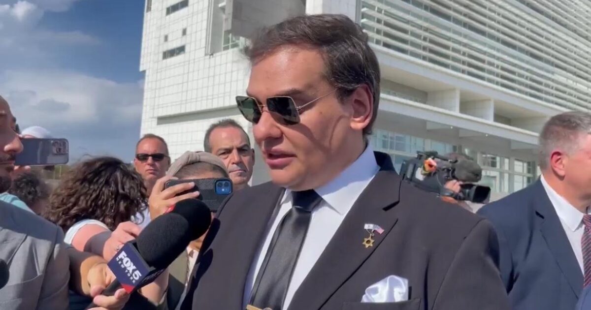 RINO New York State Prosecutor Who Helped Jail George Santos May Bring Him Up on State Charges –
The legal troubles faced by former Congressman George Santos may not yet be over.
The post RINO New York State Prosecutor Who Helped Jail George Santos May Bring Him Up on State Charges appeared first on The Gateway Pundit. RINO New York State Prosecutor Who Helped Jail George Santos May Bring Him Up on State Charges –
The legal troubles faced by former Congressman George Santos may not yet be over.
The post RINO New York State Prosecutor Who Helped Jail George Santos May Bring Him Up on State Charges appeared first on The Gateway Pundit.