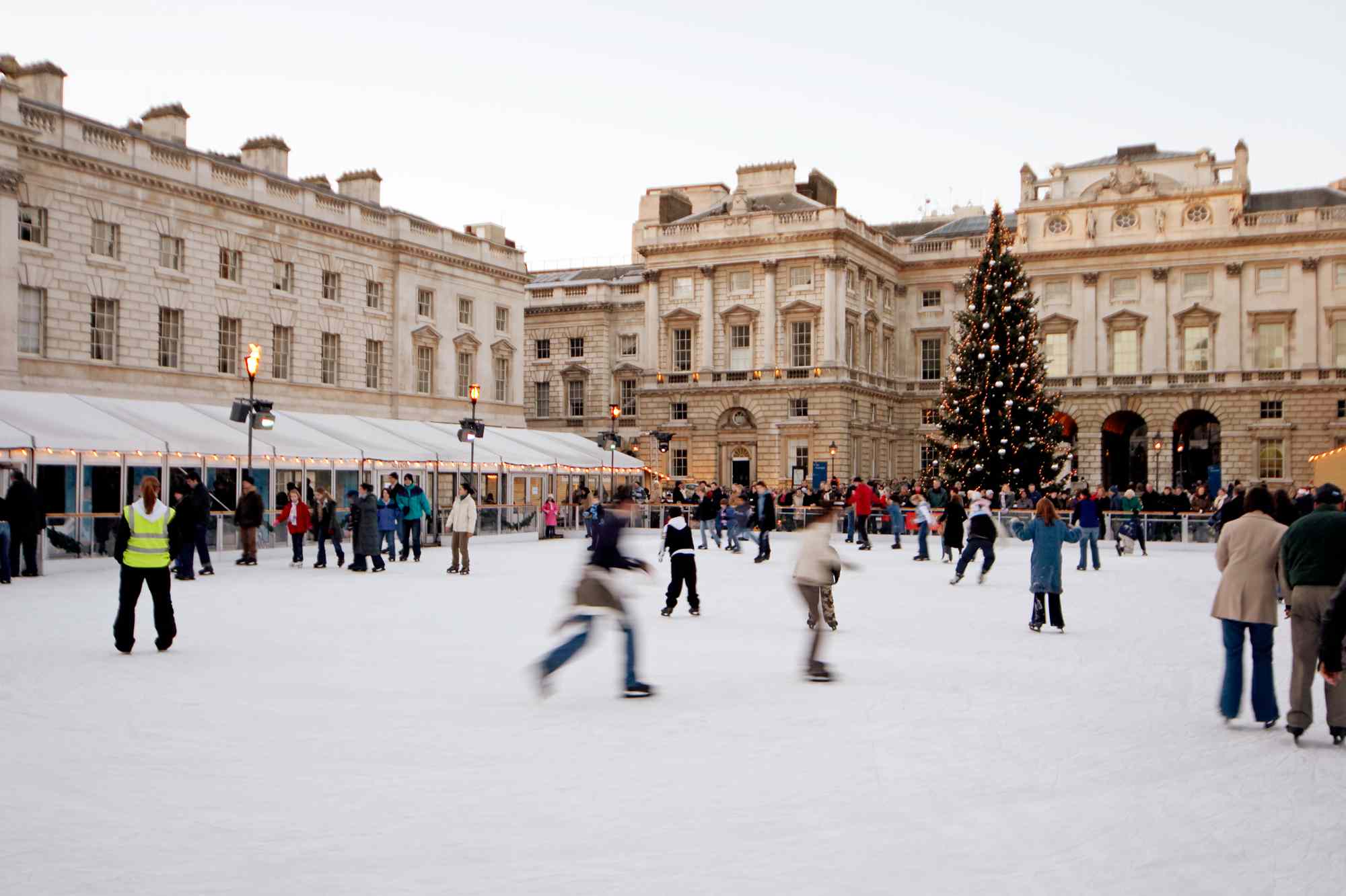 How to Visit London During the Holidays—Christmas Markets and Decked-out Hotels Included #Travel No city in the world does the holidays quite like London.