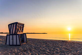 Picture of the day





A beach chair on the beach of Juliusruh is illuminated by the rising morning sun.
 #ImageOfTheDay
