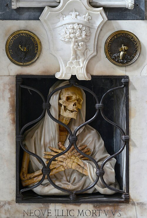 Picture of the day





This memento mori sculpture adorns the Tomb of Gisleni, at the Parish Basilica of Santa Maria del Popolo in Rome. Today is All Souls’ Day.
 #ImageOfTheDay