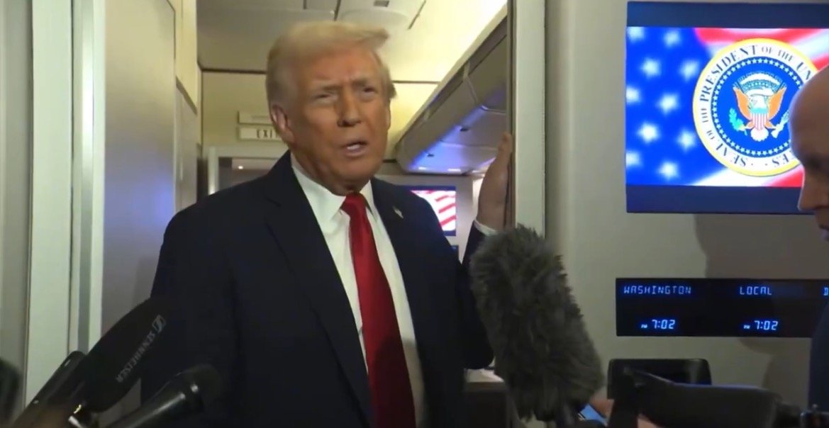 Trump Issues Warning to Comey and Letitia James After Clinton Judge Dismisses Their Criminal Cases (VIDEO) –
President Trump on Tuesday evening issued a warning to James Comey and Letitia James after a judge dismissed their cases.
The post Trump Issues Warning to Comey and Letitia James After Clinton Judge Dismisses Their Criminal Cases (VIDEO) appeared first on The Gateway Pundit. Trump Issues Warning to Comey and Letitia James After Clinton Judge Dismisses Their Criminal Cases (VIDEO) –
President Trump on Tuesday evening issued a warning to James Comey and Letitia James after a judge dismissed their cases.
The post Trump Issues Warning to Comey and Letitia James After Clinton Judge Dismisses Their Criminal Cases (VIDEO) appeared first on The Gateway Pundit.