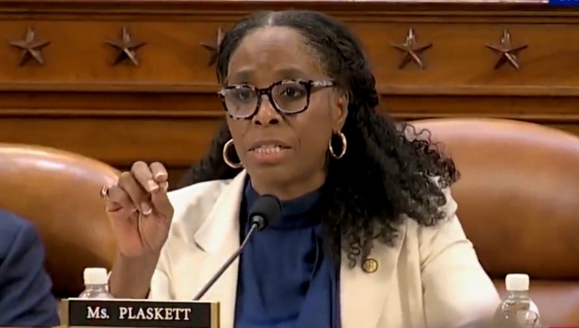 WATCH: Democrat Plaskett Was Texting Jeffrey Epstein During Michael Cohen Hearing – Here Are Some of the Texts – 
An Oversight Committee Democrat was texting Jeffrey Epstein and taking advice from him during a 2019 Congressional hearing with former Trump lawyer Michael Cohen.
The post WATCH: Democrat Plaskett Was Texting Jeffrey Epstein During Michael Cohen Hearing – Here Are Some of the Texts appeared first on The Gateway Pundit.