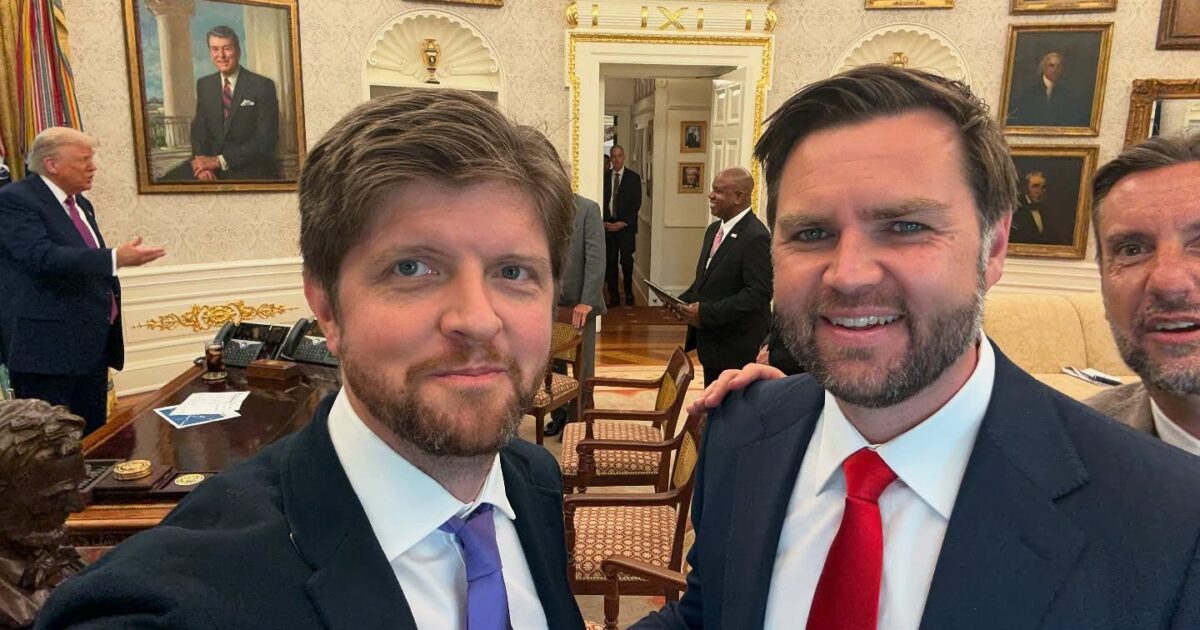 White House Insider Buck Sexton: “Trump’s Next Move Will Shock the World” – 
(Note: Thank you for supporting businesses like those presenting a sponsored message below and ordering through the links below, which benefits Gateway Pundit.
The post White House Insider Buck Sexton: “Trump’s Next Move Will Shock the World” appeared first on The Gateway Pundit.