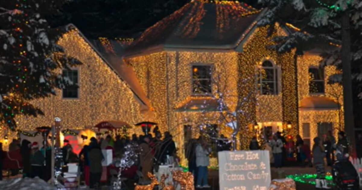 Lawyer Wins Legal Battle With Homeowners Association Over Christmas Display – Uses Settlement Money to Buy More Lights – 
A lawyer in Idaho just won his second legal battle with his homeowners association over the very festive Christmas display at his home and is using the settlement money to buy more Christmas lights, which is just hilarious.
The post Lawyer Wins Legal Battle With Homeowners Association Over Christmas Display – Uses Settlement Money to Buy More Lights appeared first on The Gateway Pundit.