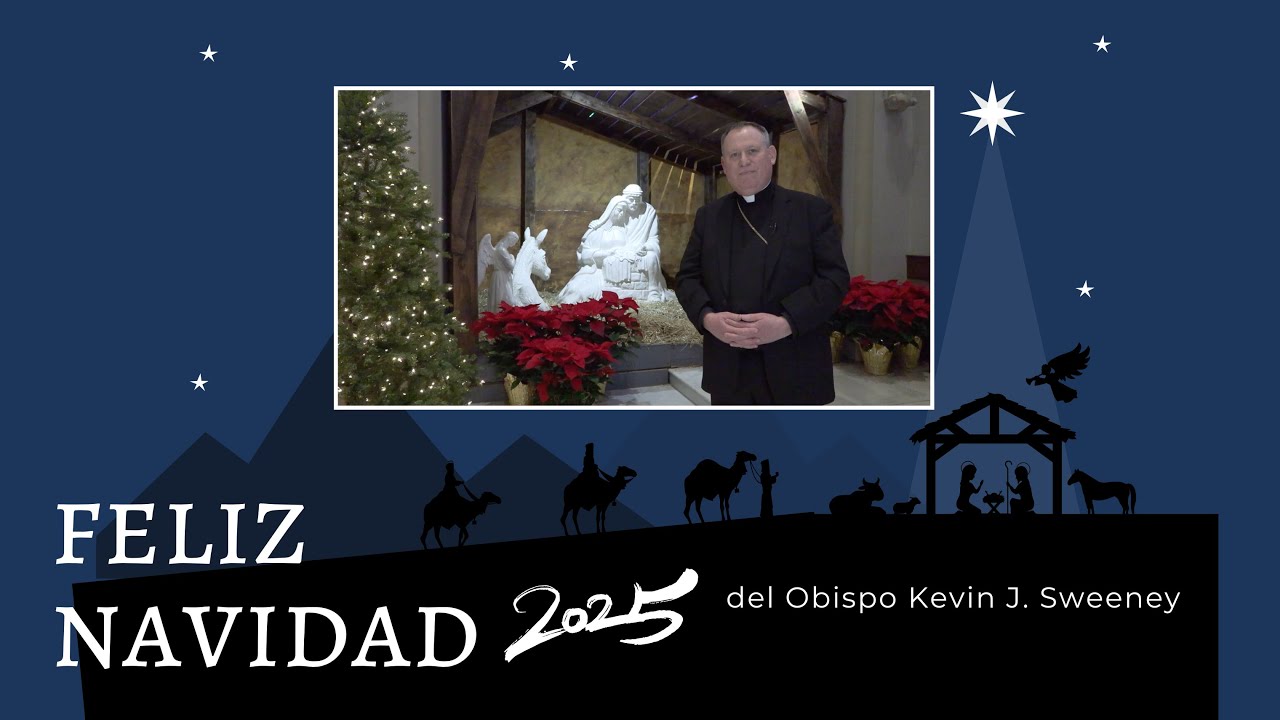 Mensaje y video navideño del Obispo: Caminamos como Peregrinos de Esperanza hacia el pesebre #Catholic – “El pesebre es un don de luz para nuestro mundo necesitado de esperanza.” – Papa León XIV
“El ángel les dijo: ‘No tengan miedo, porque les traigo una buena noticia, que será motivo de gran alegría para todos: Hoy les ha nacido en el pueblo de David un salvador, que es el Mesías, el Señor. Como señal, encontrarán ustedes al niño envuelto en pañales y acostado en un establo.’” Lc 2:10-12
Las palabras de nuestro Santo Padre, el Papa León XIV, nos invitan a reflexionar sobre el “Verbo hecho Carne”, “Emanuel, Dios con nosotros”, y la “la gran noticia de júbilo” al contemplar a la Sagrada Familia en el Pesebre, con el cual estamos tan familiarizados, pero que también nos puede llenar del gran don de la esperanza.
Al concluir este Año Jubilar de la Esperanza, caminamos una vez más como Peregrinos de Esperanza hacia el establo de Belén para ver al Rey recién nacido, envuelto en pañales y recostado en un pesebre. Sepan de mis oraciones para ustedes y para sus familias. Ruego para que conozcan la verdadera Alegría y Paz de la Navidad y que, juntos, podamos compartir un Año Nuevo lleno de bendiciones.
Al celebrar la Navidad y al concluir este año jubilar de la esperanza, roguemos a Dios, quien es Amor, que continúe bendiciendo nuestra Diócesis de Paterson, rezando juntos para que la paz y el gozo de la Navidad lleven a muchos a una mayor fe, esperanza, y caridad entre la familia humana.
Con mis mejores deseos y rezando por una Navidad alegre y un año nuevo lleno de la gracia del Señor,
Devotamente suyo en Cristo,
Monseñor Kevin J. Sweeney, DD
Obispo de Paterson