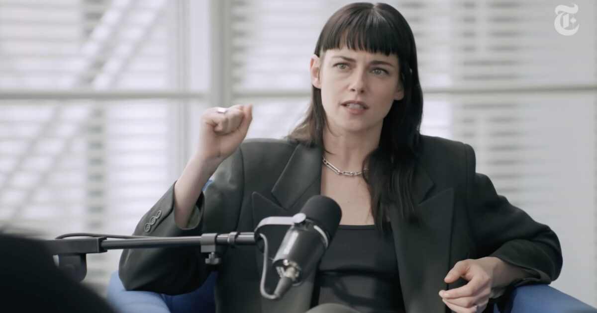 HOLLYWOOD MELTDOWN: Actress Kristen Stewart Blasts Trump’s America-First Film Policies — Threatens to Flee the U.S. –
Another out-of-touch celebrity is threatening to leave because she can’t handle an administration that puts American workers before globalist interests.
The post HOLLYWOOD MELTDOWN: Actress Kristen Stewart Blasts Trump’s America-First Film Policies — Threatens to Flee the U.S. appeared first on The Gateway Pundit. HOLLYWOOD MELTDOWN: Actress Kristen Stewart Blasts Trump’s America-First Film Policies — Threatens to Flee the U.S. –
Another out-of-touch celebrity is threatening to leave because she can’t handle an administration that puts American workers before globalist interests.
The post HOLLYWOOD MELTDOWN: Actress Kristen Stewart Blasts Trump’s America-First Film Policies — Threatens to Flee the U.S. appeared first on The Gateway Pundit.