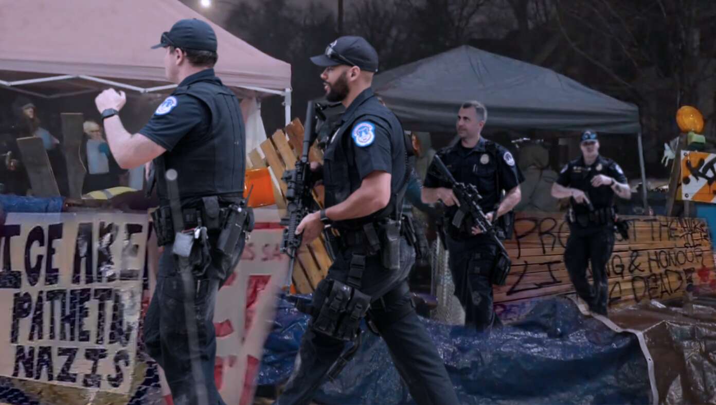 ICE Agents Disguise Themselves As Capitol Police So Democrats Will Defend Them #BabylonBee – MINNEAPOLIS, MN — According to witnesses, federal ICE agents shifted their tactics slightly by donning Capitol Police uniforms so that Democrats would start defending them from being harmed.