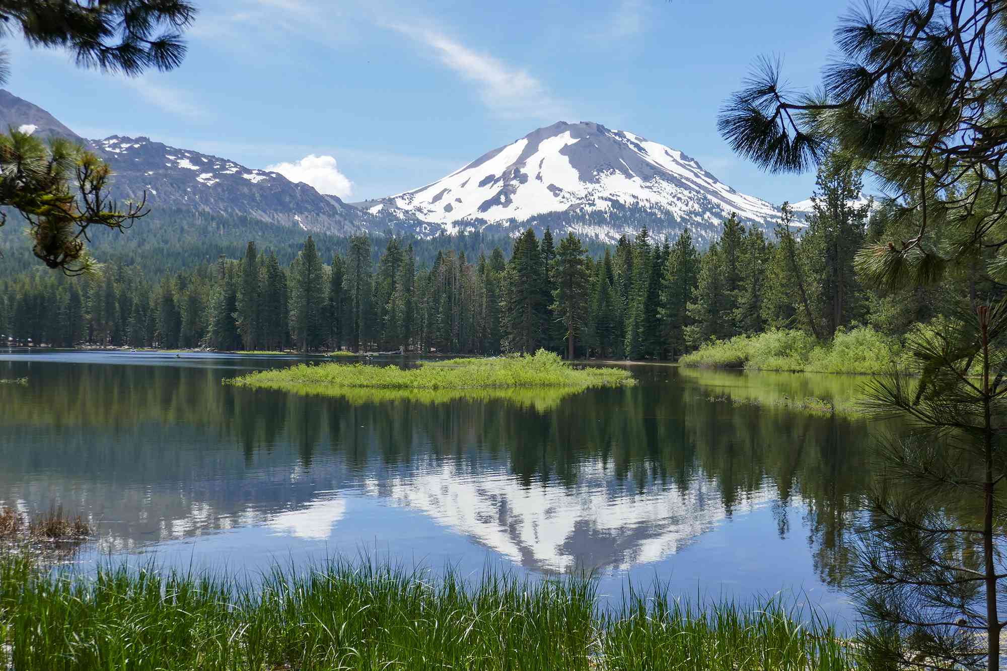 This Lesser-known California National Park Is a Great Alternative to Yellowstone—With Fewer Crowds and Stunning Scenery #Travel Lassen Volcanic National Park, about a four-hour drive north of San Francisco, feels like a secret getaway.