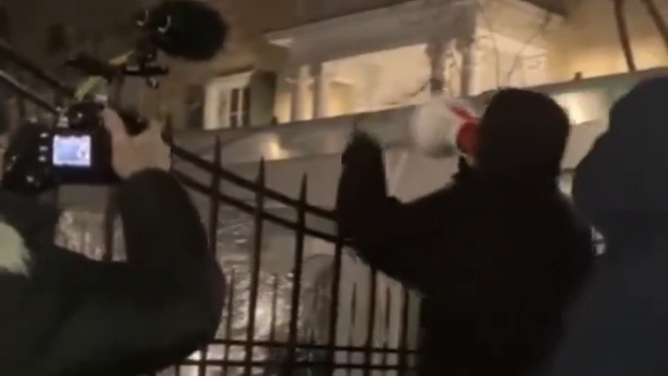 Mayor Mamdani Blasted as Tens of Thousands of New Yorkers Still Have No Heat While Garbage Piles Up Around City – 
New Yorkers have been blasting Mayor Zohran Mamdani for days now as trash piles up and snow removal moves at a snail’s pace.
The post Mayor Mamdani Blasted as Tens of Thousands of New Yorkers Still Have No Heat While Garbage Piles Up Around City appeared first on The Gateway Pundit.