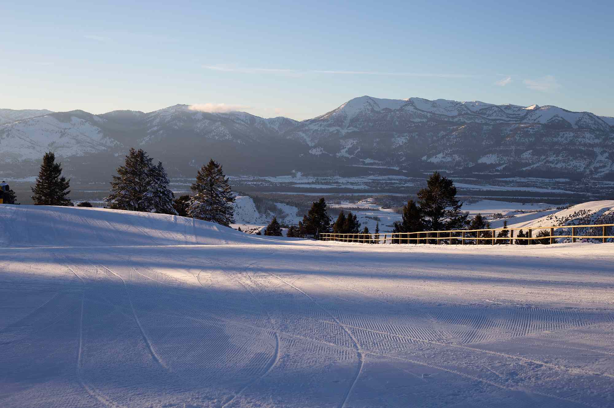 We Asked 3 Travel Experts Their Favorite Ski Destination for People Who Don’t Ski—and They All Picked the Same Place #Travel You don’t need skis to enjoy the mountains.