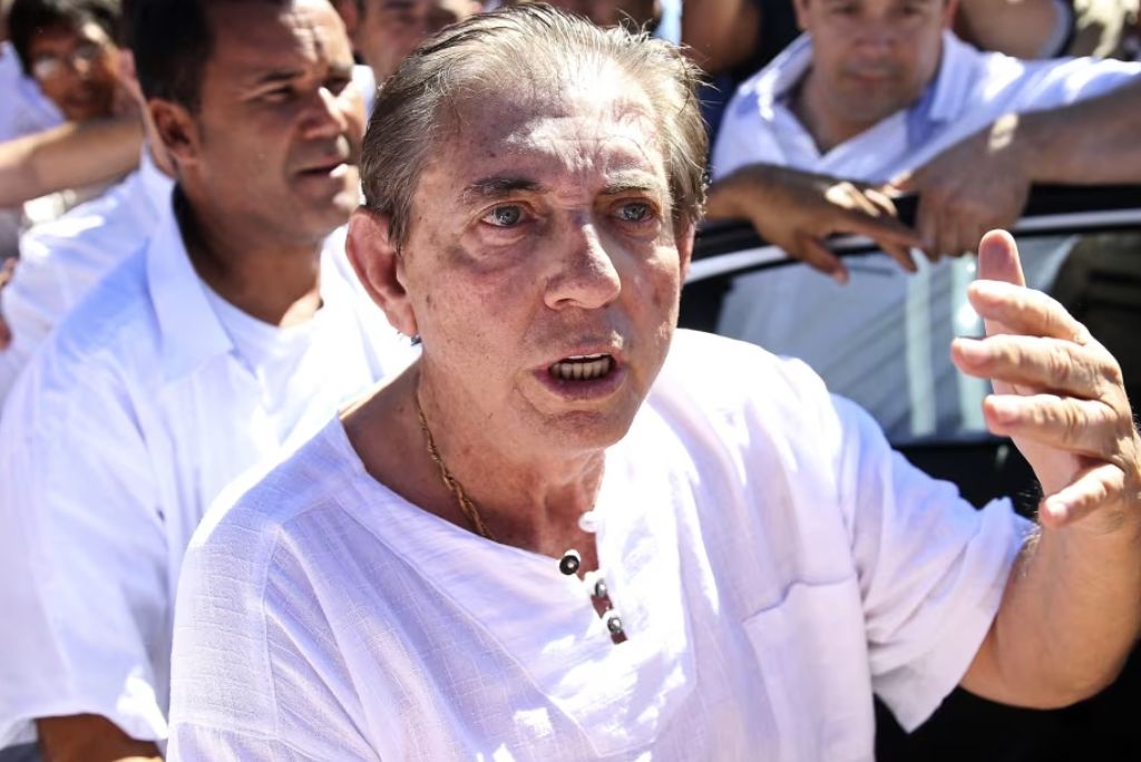 Brazilian healer John of God, promoted by Oprah Winfrey as an inspiring figure of spiritual miracles, sentenced to 118 years in prison for sexual rapes –
This is a Gateway Hispanic article.
The post Brazilian healer John of God, promoted by Oprah Winfrey as an inspiring figure of spiritual miracles, sentenced to 118 years in prison for sexual rapes appeared first on The Gateway Pundit. Brazilian healer John of God, promoted by Oprah Winfrey as an inspiring figure of spiritual miracles, sentenced to 118 years in prison for sexual rapes –
This is a Gateway Hispanic article.
The post Brazilian healer John of God, promoted by Oprah Winfrey as an inspiring figure of spiritual miracles, sentenced to 118 years in prison for sexual rapes appeared first on The Gateway Pundit.