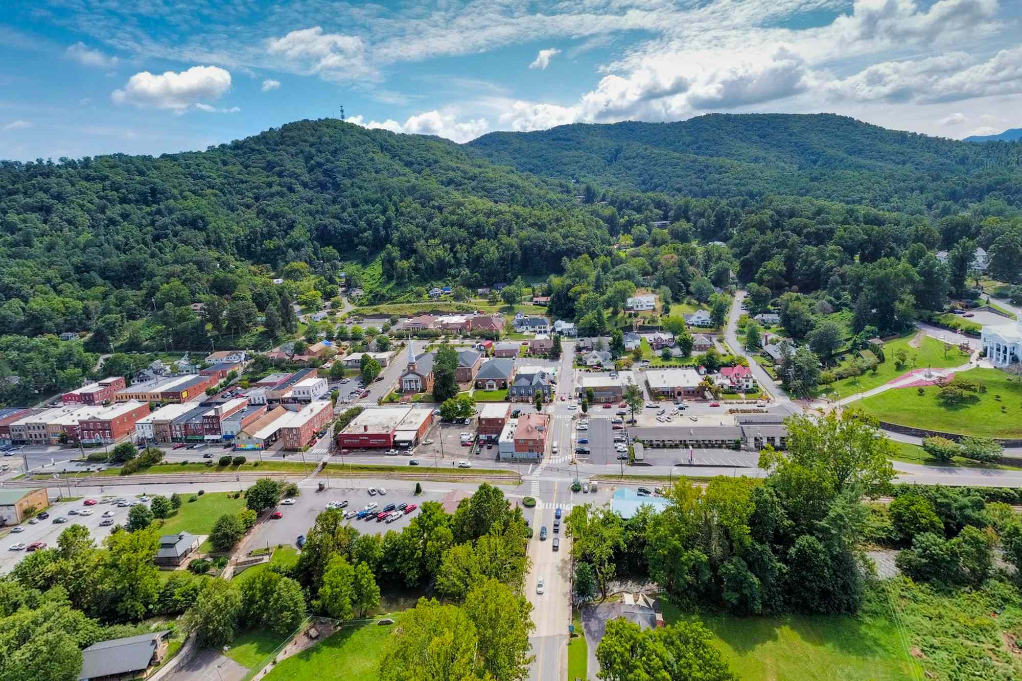 I’ve Lived in the Carolinas for 30+ Years and This Is My Favorite Small Town—With a Charming Downtown and Mountain Views #Travel It doesn’t get much cuter than this.