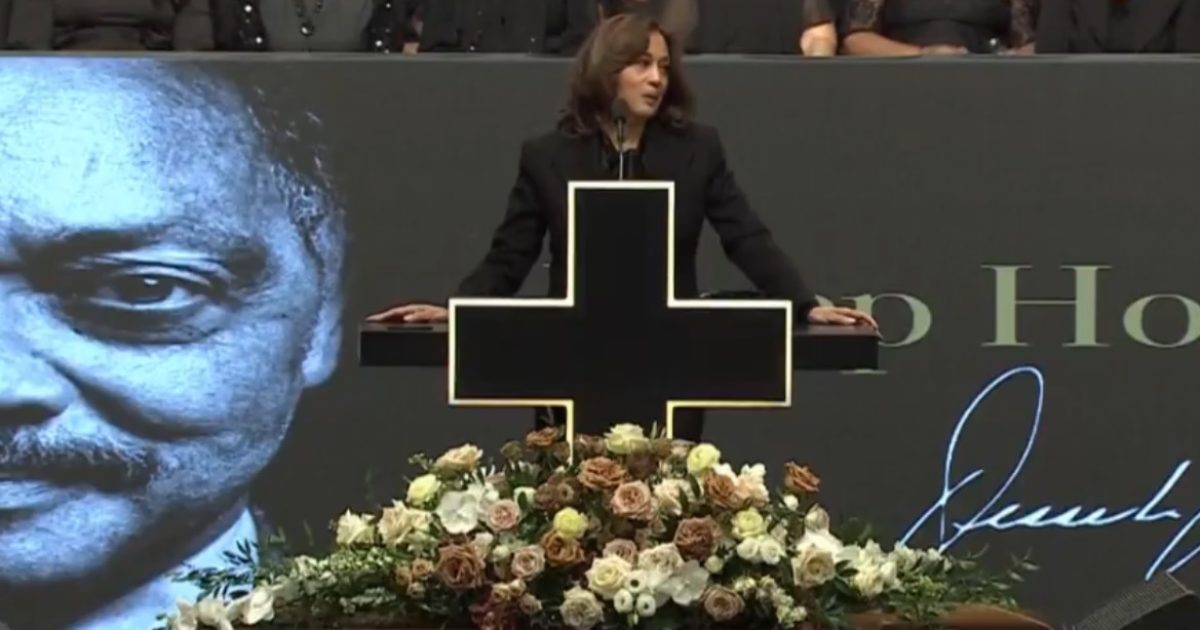 Kamala Harris Busts Out Fake Accent, Delivers Politically Divisive Message at Jesse Jackson’s Funeral (VIDEO) – 
Former Presidents Bill Clinton, Barack Obama, and Joe Biden attended Jesse Jackson’s memorial service in Chicago, Illinois.
The post Kamala Harris Busts Out Fake Accent, Delivers Politically Divisive Message at Jesse Jackson’s Funeral (VIDEO) appeared first on The Gateway Pundit.