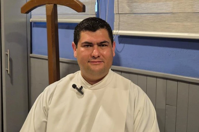 Priest scrutinized for letters written on behalf of 2 notorious Mexican drug traffickers – #Catholic – Mexican priest José Dolores Aguayo González, known as Father Lolo, has received criticism from the archbishop of Guadalajara, Cardinal Francisco Robles Ortega, about letters Aguayo sent to a U.S. court on behalf of two convicted drug traffickers. The letters concerning Jessica Johanna and Rubén Oseguera, adult children of drug trafficker Nemesio Rubén Oseguera, known as “El Mencho,” were written at the request of the judge and the detainees’ family as part of the priest’s work providing spiritual ministry to people in prison.The elder Oseguera was the founder and leader of the powerful Jalisco New Generation drug cartel who was killed in a shoot-out with the Mexican military on Feb. 22.In an interview with ACI Prensa, the Spanish-language sister service of EWTN News, the priest defended his actions, stating that “the Church cannot turn its back on those who seek reconciliation with God, even if they are public figures.”“Imagine if the Church slams the door on them, and I think the issue here is, if it had been any anonymous prisoner in Puente Grande [penitentiary], there wouldn’t have been a problem. The problem is that the Church tried to fulfill its mission with these individuals,” the priest stated.Both letters, revealed last week by journalist Laura Sánchez Ley, were addressed to Judge Beryl A. Howell in Washington, D.C. The first, sent in March 2021, describes Jessica Johanna Oseguera as “a very kind person, an excellent mother, a very philanthropic woman.”Aguayo explained that he met the cartel leader’s daughter because she actively participated in parish activities, years before she pleaded guilty in U.S. court to drug trafficking charges. “When I wrote about this man’s daughter, the judge was the one who asked for my personal opinion of her, how although she had already pleaded guilty to certain crimes, had taken responsibility, what was my personal assessment [of her],” the priest told ACI Prensa.He sent the second letter to the same judge in January 2025, this time speaking favorably of Rubén Oseguera, known as “El Menchito” (Little Mencho), who was extradited to the U.S. in 2020 and sentenced to life imprisonment for drug trafficking two months after the priest’s letter.In that letter, Aguayo said that he was Rubén Oseguera’s “spiritual director” and that “he comes from a very devout Catholic family, has reflected a great deal on his future, and has read the holy Scriptures,” adding that “despite any mistakes he may have made, he is a man who has been touched by God’s mercy.”The priest clarified that he did not know “El Menchito” personally but rather maintained correspondence through letters and phone conversations with family members during Oseguera’s imprisonment.“His wife asked me to accompany them spiritually through letters … what did we talk about? Biblical themes, faith, personal growth, change — nothing out of the ordinary that could be discussed with a priest,” he recounted.“Having gotten to know this young man through the letters … all I can say is that human beings make mistakes, they can change. I’m not saying he shouldn’t be punished by human justice, because we will also be punished by divine justice for our sins, but there is an opportunity to remake ourselves. In the Church, we believe in remaking ourselves; in conversion, and that is the great calling we have as priests: the sacrament of reconciliation,” he added.Though visibly concerned about the public judgment of his actions, the priest said he has nothing to hide. He maintained that he has conducted his ministry in accordance with the precepts of the Church and that, to date, no authority in Mexico or the U.S. has contacted him regarding this matter.The Archdiocese of Guadalajara on Feb. 28 issued a statement on the case, describing a lack of “prudence and good judgment on the part of this priest in addressing this matter … given the nature of this relationship.”The archbishop said at a March 1 press conference that “the issue is much more complex and much broader than the issue of the imprudence or inexperience of a priest who wanted to act in good faith, but, as we say in slang, messed up.”Robles added that Aguayo continues to fulfill his pastoral duties as a parish priest and that the Church is committed to providing spiritual support to everyone, including criminals and their families.“For example, if a family member of someone who was killed or cut down [in a confrontation with law enforcement] and whose involvement in criminal activity has been proven, requests, for instance, a Mass, they cannot be refused. If they request to take the body to the church, they cannot be refused,” the cardinal stated.This story was first published by ACI Prensa, the Spanish-language sister service of EWTN News. It has been translated and adapted by EWTN News English.