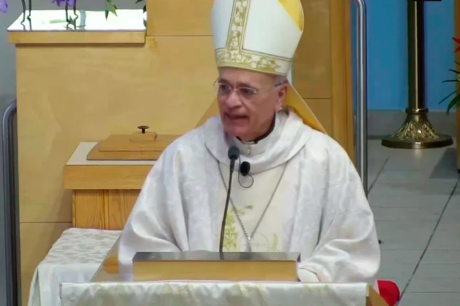 Bishop Báez on Nicaragua: ‘The people’s wounds will be scars healed by the love of God’ – #Catholic – Amid the fierce persecution against the Catholic Church by the regime of Nicaraguan President Daniel Ortega and his wife and vice president, Rosario Murillo, exiled Nicaraguan Bishop Silvio Báez denounced the “false peace” that “dictators seek to impose through fear and weapons.”In the homily delivered during a Mass he celebrated on Sunday, April 12, at St. Agatha Church in Miami, Baez, who has been living in exile since 2019, warned that the wounds inflicted on the Nicaraguan people will remain but that "they will be scars healed by the love of God — wounds glorious forever, wounds of love destined for eternity. So too will be the wounds and sores of our people. One day, they will just be historical scars reminding us of a painful past of injustice and oppression, so that we may never repeat it,” he underscored.A message of hopeThe Nicaraguan prelate reflected on the Gospel passage in which the risen Jesus shows his wounds so that the apostle Thomas may touch them and believe. Báez affirmed that “just like the glorious wounds of Jesus, so too one day will be the wounds we endured as we alleviate and heal, with respect and mercy, the wounds of others.”“And those very wounds — scarred over yet eloquent — will spur us to build the future, acting as artisans of peace, ready to foster processes of healing and reconciliation with ingenuity and boldness,” the prelate continued.Báez denounces ‘false peace’The bishop also referred to the vigil for peace led by Pope Leo XIV on April 11 at the Vatican and pointed out that “peace is not merely the absence of war. Political systems that impose themselves upon people through terror, stripping them of their freedom, are enemies of peace.”“Even if they speak of peace, if they repress, control, imprison, and force people into exile, they are enemies of peace. For peace is not a mere balance of forces, nor is it synonymous with the tranquility of cemeteries. We must not grow accustomed to the false peace and deceptive normality that dictators seek to impose through fear and arms, solely to preserve their privileges,” he continued.For the fourth consecutive year, the Nicaraguan dictatorship has banned thousands of processions and public events during Lent and Holy Week, permitting only a few on the streets and always under police surveillance.Currently, 309 religious including bishops, priests, and nuns have been forced to leave the country, while the regime has confiscated at least 39 properties belonging to the Catholic Church and has banned the ordination of priests in several dioceses.A call to be builders of peaceThe prelate emphasized that “we, the disciples of Jesus, having received his peace are called to be builders of true peace: a peace that springs from justice, is lived out in freedom, and bears the fruit of reconciliation.”The bishop expressed the hope “that the mercy of the Lord, welcomed into our hearts, may make us mature believers, earnest builders of peace in the world, and people capable of bending down with mercy [to heal] the wounds of our brothers and sisters.”“Our lives may not be easier, but they will be fuller, more vibrant, and more filled with light and love,” he said.This story was first published by ACI Prensa, the Spanish-language sister service of EWTN News. It has been translated and adapted by EWTN News English.