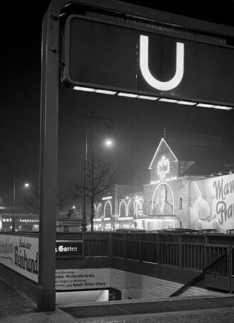 Picture of the day





Entrance to U-Bahnhof Zoologischer Garten, Berlin. Taken by
Willem van de Poll in November 1935.
 #ImageOfTheDay