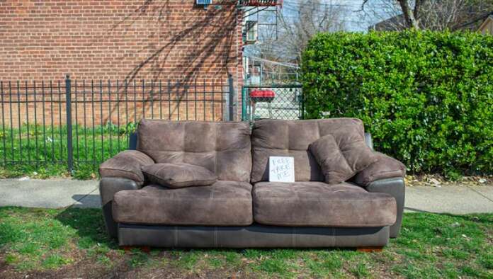 Sweet: Free Couch #BabylonBee – Whoa, man. Check it out: That’s a free couch sitting on the side of the road there. Not a chair. Not a love seat. A whole friggin’ couch.