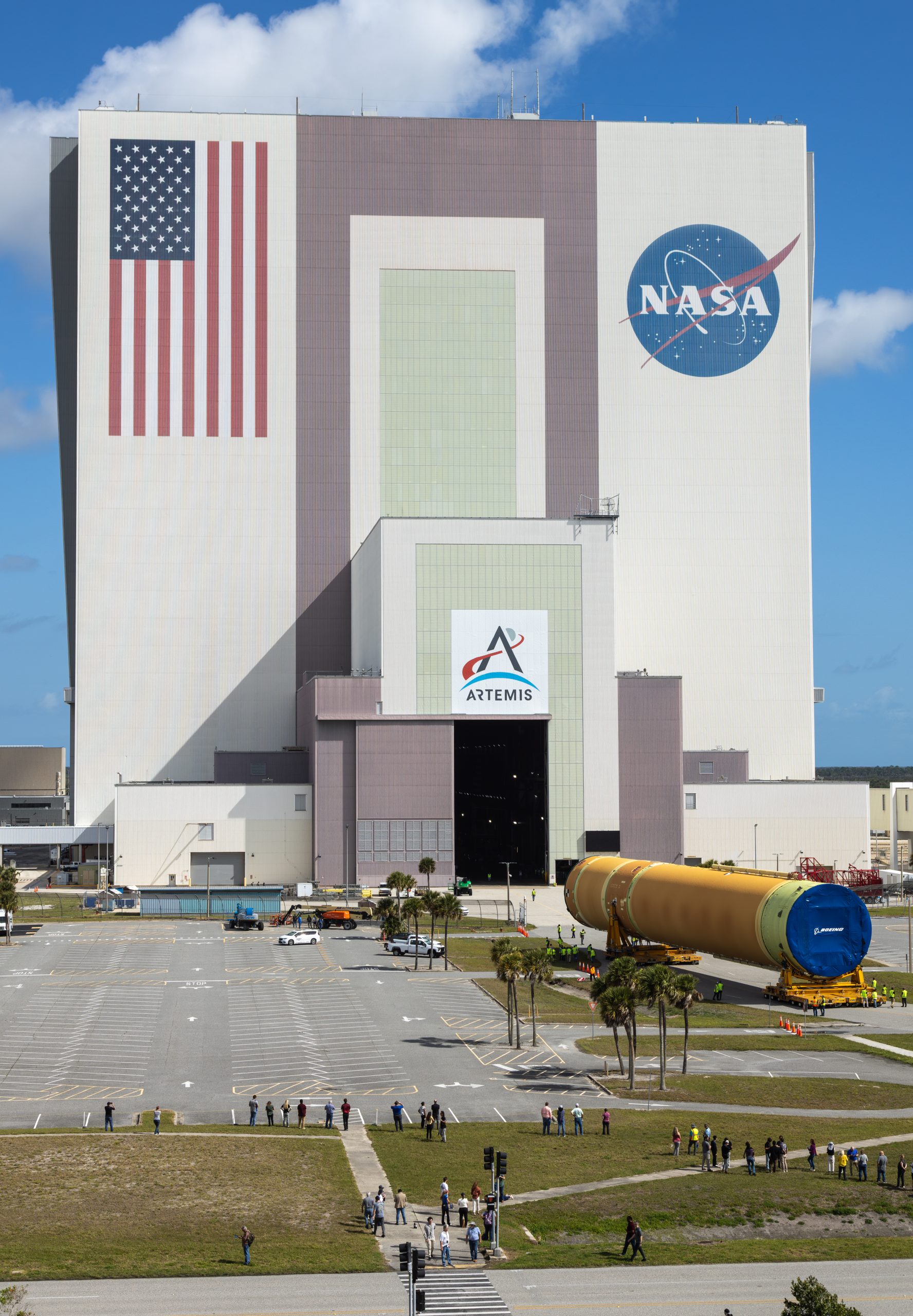 Artemis III Rocket Core Stage Moves to NASA Kennedy – NASA’s SLS (Space Launch System) core stage for the Artemis III mission moves into the Vehicle Assembly Building at the agency’s Kennedy Space Center in Florida on Tuesday, April 28, 2026.