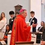 Joy abounds in Harding as 16 youth are confirmed #Catholic - On April 28, Bishop Kevin J. Sweeney visited Christ the King Parish in the New Vernon neighborhood of Harding Township, N.J. to celebrate a Mass. He also confirmed 16 parish youth. Brian Sullivan, pastor of Christ the King, concelebrated the liturgy with Bishop Sweeney.

Click here to subscribe to our weekly newsletter.

BEACON PHOTOS | JOE GIGLI
 [See image gallery at beaconnj.org] &nbsp;
&nbsp;