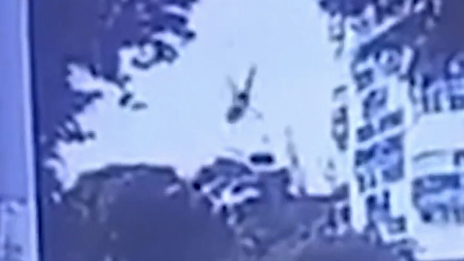 Horrifying Footage Shows Helicopter Plunging to Ground in Brazil During Crash That Killed Singer Oliver Tree (VIDEO) –
American Singer Oliver Tree was killed in a midair helicopter collision over Brazil on Sunday, as police are still working to identify the bodies of others on board. The 32-year-old “Alien Boy” singer was reportedly on tour in South America this month.
The post Horrifying Footage Shows Helicopter Plunging to Ground in Brazil During Crash That Killed Singer Oliver Tree (VIDEO) appeared first on The Gateway Pundit. Horrifying Footage Shows Helicopter Plunging to Ground in Brazil During Crash That Killed Singer Oliver Tree (VIDEO) –
American Singer Oliver Tree was killed in a midair helicopter collision over Brazil on Sunday, as police are still working to identify the bodies of others on board. The 32-year-old “Alien Boy” singer was reportedly on tour in South America this month.
The post Horrifying Footage Shows Helicopter Plunging to Ground in Brazil During Crash That Killed Singer Oliver Tree (VIDEO) appeared first on The Gateway Pundit.
