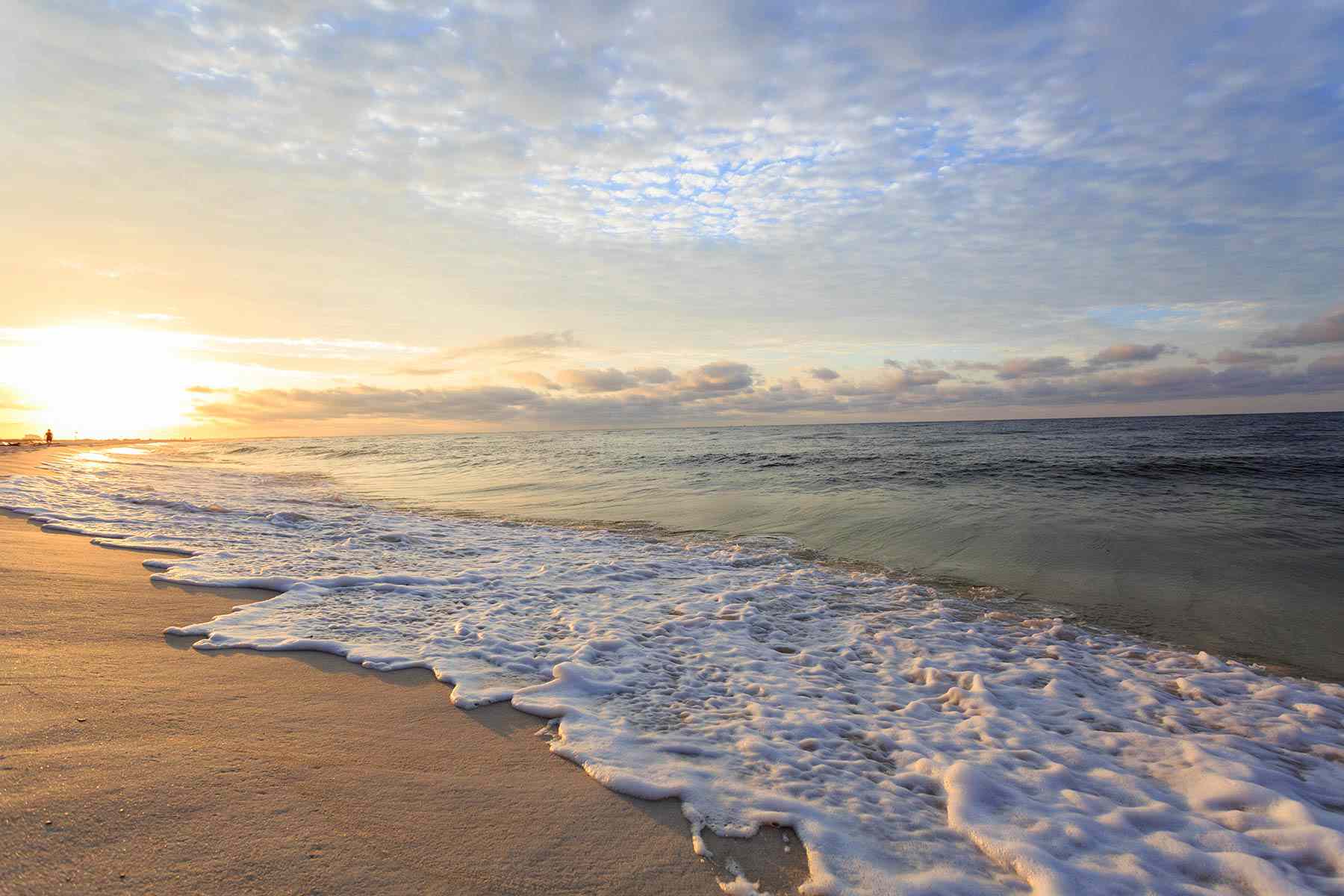 These Underrated Beach Towns Offer Sugar-white Sand, Clear Waters, and a Peaceful Gulf Coast Vibe Without the Florida Crowds #Travel Alabama’s Gulf Shores and Orange Beach have all the appeal of a Florida panhandle vacation, but none of the congestion.