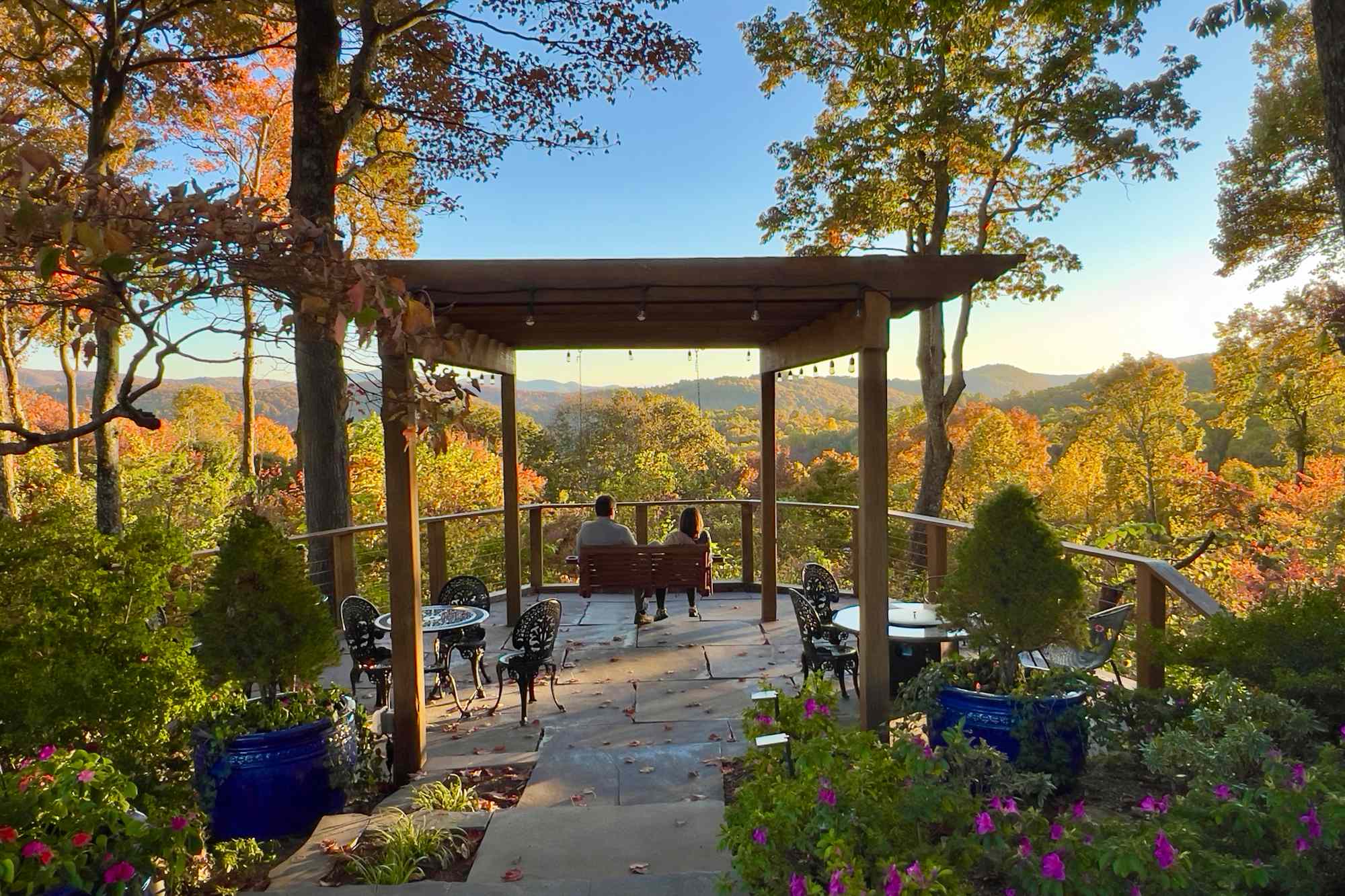 This Mountain Town Is ‘The Gateway to the Blue Ridge’—and It Has a Historic Main Street, River Views, and Tons of Charm #Travel This small town is a little slice of heaven.