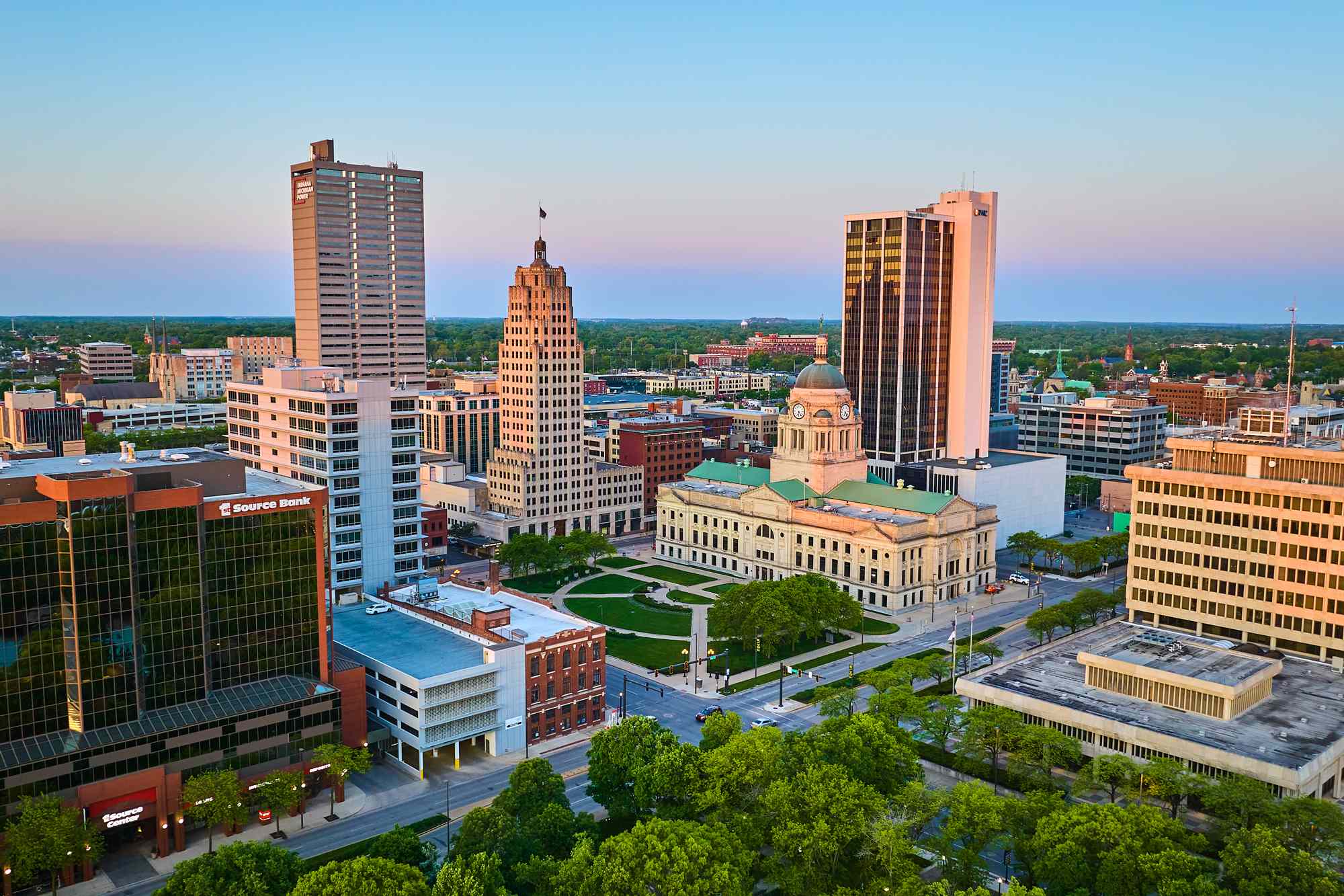 This May Be the Midwest’s Most Underrated City—With a Vibrant Art Scene, Riverfront Trails, and Nearby Wineries #Travel Fort Wayne, Indiana, is an ideal getaway from Midwestern hubs like Indianapolis or Chicago.