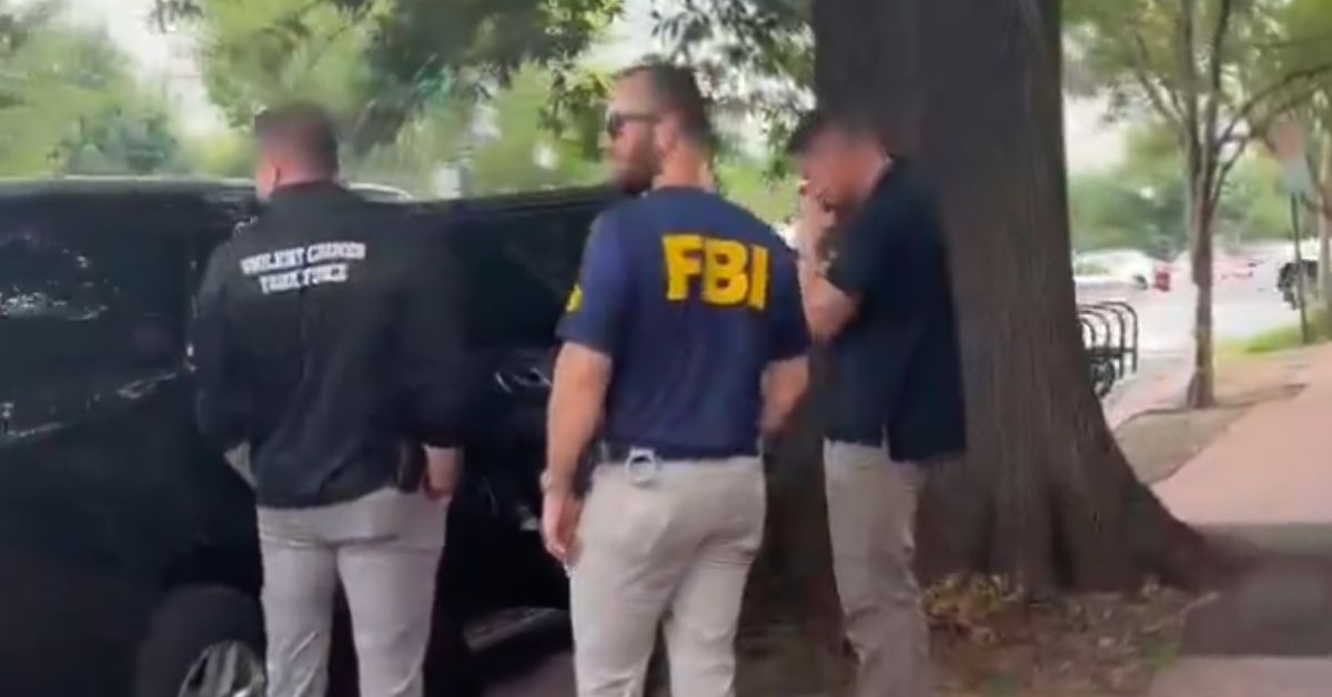 VIDEO: FBI and Violent Crimes Taskforce Spotted Outside Home of Sen. Lindsey Graham – FBI agents and members of the Violent Crimes Taskforce have been spotted at the Washington, D.C., home of the late Sen.
The post VIDEO: FBI and Violent Crimes Taskforce Spotted Outside Home of Sen. Lindsey Graham appeared first on The Gateway Pundit. VIDEO: FBI and Violent Crimes Taskforce Spotted Outside Home of Sen. Lindsey Graham – FBI agents and members of the Violent Crimes Taskforce have been spotted at the Washington, D.C., home of the late Sen.
The post VIDEO: FBI and Violent Crimes Taskforce Spotted Outside Home of Sen. Lindsey Graham appeared first on The Gateway Pundit.