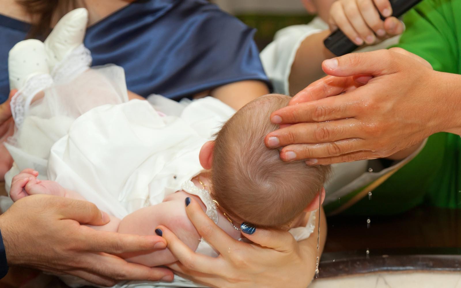 5 tips for being a better godparent or confirmation sponsor #Catholic Being chosen as a godparent or confirmation sponsor entails a commitment to providing spiritual accompaniment to the godchild or candidate, helping that person to grow in his or her faith.This responsibility holds special significance in the sacraments of baptism, Eucharist, and confirmation, which, according to the Catechism of the Catholic Church, “lay the foundations of every Christian life.”In an interview with ACI Prensa, the Spanish-language sister service of EWTN News, Mexican priest Father Luis Fernando Valdés, who holds a doctorate in theology from the University of Navarra in Spain, explained that the role of the godparent or sponsor corresponds to a human reality, since “we all need help to achieve life’s lofty goals.”Just as a person receives support to reach academic or professional goals, the priest noted, “the Church, with its centuries-old tradition, establishes this great custom of godparents for the spiritual life as well, because we all require this help.”Based on this reflection, he shared some recommendations for those wishing to better fulfill this mission and strengthen the bond with their godchild or candidate. (Editor’s note: For simplicity’s sake, both will now be referred to as godchild or godparent but includes adults receiving these sacraments.)1. Know that the godparent’s mission is to help the godchild grow in the faith.Valdés said the first step is to understand that being a godparent means “helping one’s godchild receive and cultivate a new life,” a life that is born solely “from the encounter with Christ.”“This new life consists in that we are now another Christ, because Jesus has conformed us to his life through the action of the Holy Spirit among us. Like Christ, we are children of God the Father,” he added. Therefore, he continued, the godparent’s goal is to help the godchild grow in that Christian identity.2. You can’t give what you don’t have.The priest pointed out that “no one gives what he doesnʼt have,” emphasizing that “the first task of the one who agrees to be a godparent is his or her own self.”Godparents need to build their lives on the four pillars of the Catechism of the Catholic Church: “doctrine, sacraments, moral life, and life of prayer.”“That is the great task of the godparents: to form themselves and then help their godchildren know these four pillars, which are what will configure them with Christ in the Church,” he stated.Furthermore, he clarified that this formation does not take place solely in a classroom or during catechesis. Often, it is passed on “through ordinary life, get-togethers, conversations, and visits between godparents and their godchildren.”3. Make the sacraments and prayer part of life.Another piece of advice from the priest is that godparents should strive to be people of the sacraments; that is, they should attend Mass on Sundays and holy days of obligation, go to confession frequently, and “live in a state of grace, leading a Christian life.”He also encouraged godparents to “strive to grow in charity,” seeking to “care for others, attend to the poor, and share their goods.”He added that they need to be “prayerful souls” who entrust their godchildren to God and learn “the Church’s beautiful vocal prayers,” such as the Our Father, the Hail Mary, the Creed, and the rosary.However, he noted that spiritual life should not be limited to traditional formulas but also entails “engaging in personal prayer, knowing how to converse personally with Christ.”4. Review how you’re living the faith.Valdés acknowledged that being a godparent requires constant commitment; he therefore invited godparents to periodically examine their own spiritual lives and ask themselves whether they are living in accordance with the four pillars of the Christian life.And if the answer is not what was hoped for, he suggested asking these questions: “What must I do? How should I start over? Where should I personally go to receive formation?”5. Choose godparents who will “share parenthood.”His final piece of advice is addressed to parents. Valdés noted that choosing a godparent “is not simply about making it look like the other person is my closest friend”; rather, it is a commitment in which a person “shares their parenthood with a specific purpose.”“When someone chooses a godparent, they are saying to him or her ‘I have such love for you, and such trust in you, that I am sharing my parenthood with you so that you can help ensure that my child lives out the Christian life,’” Valdés explained.This story was first published by ACI Prensa, the Spanish-language sister service of EWTN News. It has been translated and adapted by EWTN News English. 5 tips for being a better godparent or confirmation sponsor #Catholic Being chosen as a godparent or confirmation sponsor entails a commitment to providing spiritual accompaniment to the godchild or candidate, helping that person to grow in his or her faith.This responsibility holds special significance in the sacraments of baptism, Eucharist, and confirmation, which, according to the Catechism of the Catholic Church, “lay the foundations of every Christian life.”In an interview with ACI Prensa, the Spanish-language sister service of EWTN News, Mexican priest Father Luis Fernando Valdés, who holds a doctorate in theology from the University of Navarra in Spain, explained that the role of the godparent or sponsor corresponds to a human reality, since “we all need help to achieve life’s lofty goals.”Just as a person receives support to reach academic or professional goals, the priest noted, “the Church, with its centuries-old tradition, establishes this great custom of godparents for the spiritual life as well, because we all require this help.”Based on this reflection, he shared some recommendations for those wishing to better fulfill this mission and strengthen the bond with their godchild or candidate. (Editor’s note: For simplicity’s sake, both will now be referred to as godchild or godparent but includes adults receiving these sacraments.)1. Know that the godparent’s mission is to help the godchild grow in the faith.Valdés said the first step is to understand that being a godparent means “helping one’s godchild receive and cultivate a new life,” a life that is born solely “from the encounter with Christ.”“This new life consists in that we are now another Christ, because Jesus has conformed us to his life through the action of the Holy Spirit among us. Like Christ, we are children of God the Father,” he added. Therefore, he continued, the godparent’s goal is to help the godchild grow in that Christian identity.2. You can’t give what you don’t have.The priest pointed out that “no one gives what he doesnʼt have,” emphasizing that “the first task of the one who agrees to be a godparent is his or her own self.”Godparents need to build their lives on the four pillars of the Catechism of the Catholic Church: “doctrine, sacraments, moral life, and life of prayer.”“That is the great task of the godparents: to form themselves and then help their godchildren know these four pillars, which are what will configure them with Christ in the Church,” he stated.Furthermore, he clarified that this formation does not take place solely in a classroom or during catechesis. Often, it is passed on “through ordinary life, get-togethers, conversations, and visits between godparents and their godchildren.”3. Make the sacraments and prayer part of life.Another piece of advice from the priest is that godparents should strive to be people of the sacraments; that is, they should attend Mass on Sundays and holy days of obligation, go to confession frequently, and “live in a state of grace, leading a Christian life.”He also encouraged godparents to “strive to grow in charity,” seeking to “care for others, attend to the poor, and share their goods.”He added that they need to be “prayerful souls” who entrust their godchildren to God and learn “the Church’s beautiful vocal prayers,” such as the Our Father, the Hail Mary, the Creed, and the rosary.However, he noted that spiritual life should not be limited to traditional formulas but also entails “engaging in personal prayer, knowing how to converse personally with Christ.”4. Review how you’re living the faith.Valdés acknowledged that being a godparent requires constant commitment; he therefore invited godparents to periodically examine their own spiritual lives and ask themselves whether they are living in accordance with the four pillars of the Christian life.And if the answer is not what was hoped for, he suggested asking these questions: “What must I do? How should I start over? Where should I personally go to receive formation?”5. Choose godparents who will “share parenthood.”His final piece of advice is addressed to parents. Valdés noted that choosing a godparent “is not simply about making it look like the other person is my closest friend”; rather, it is a commitment in which a person “shares their parenthood with a specific purpose.”“When someone chooses a godparent, they are saying to him or her ‘I have such love for you, and such trust in you, that I am sharing my parenthood with you so that you can help ensure that my child lives out the Christian life,’” Valdés explained.This story was first published by ACI Prensa, the Spanish-language sister service of EWTN News. It has been translated and adapted by EWTN News English.