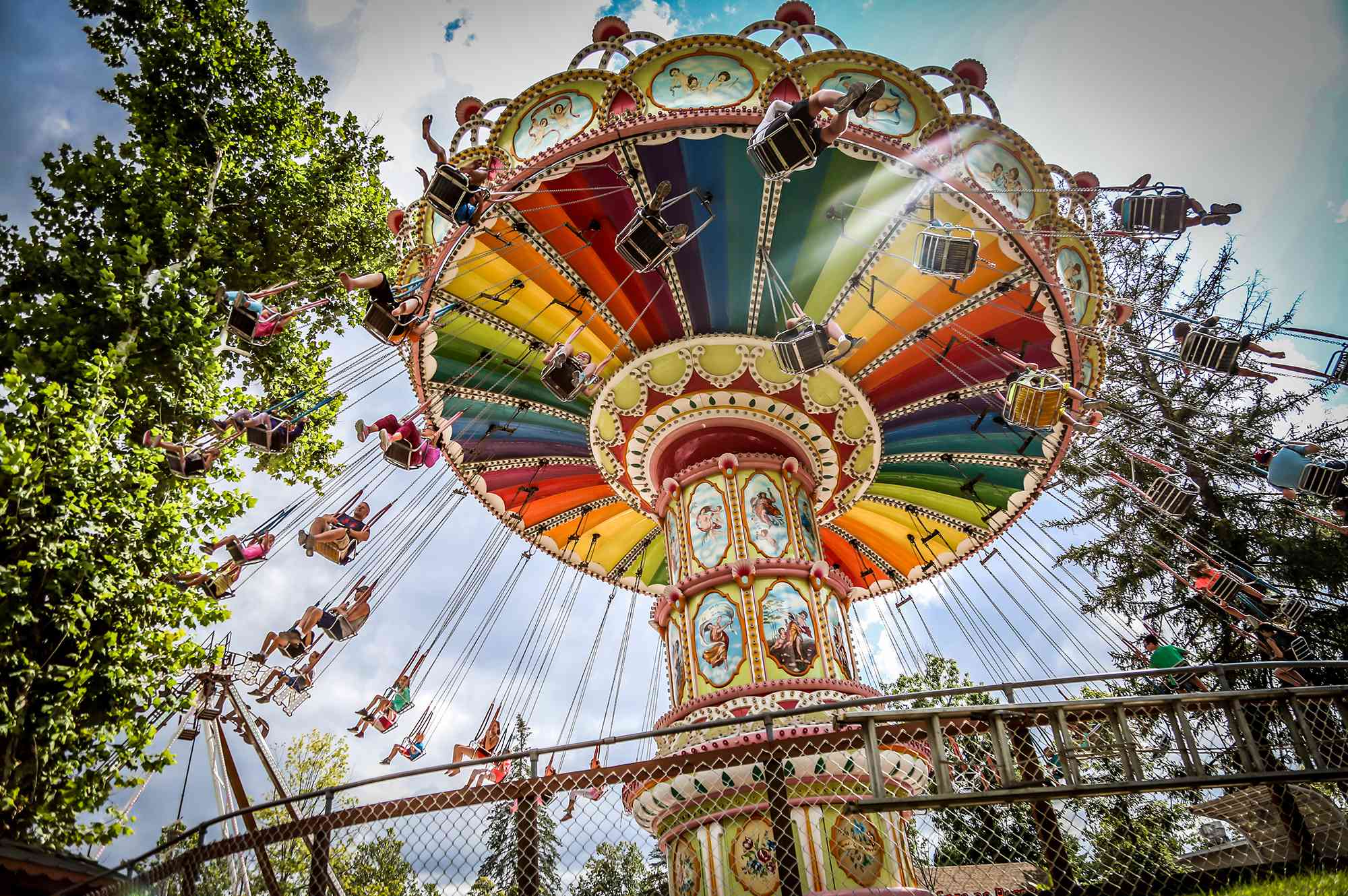 This Free-admission Theme Park Is Considered One of the Best in the U.S.—and It Has a World-famous Wooden Coaster #Travel Knoebels, located in Elysburg, Pennsylvania, ranked No. 2 in a new analysis.
