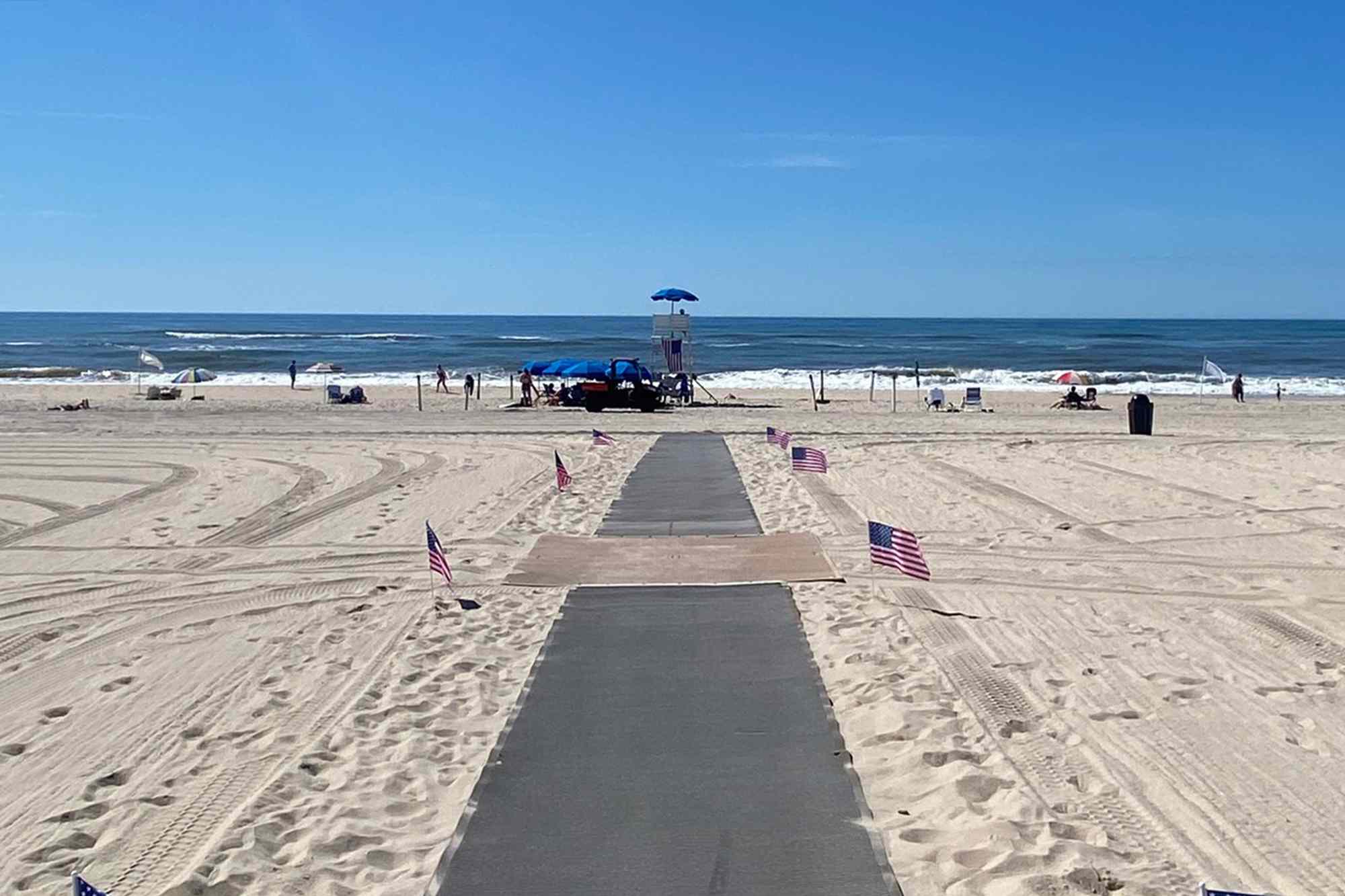 This Stunning Beach Is One of the Best in New York State—and It Has Massive Dunes, White Quartz Sand, and a Charming Village Nearby #Travel Coopers Beach in Southampton pairs wide stretches of quartz sand and grassy dunes with easy access to restaurants, galleries, and Hamptons shopping.