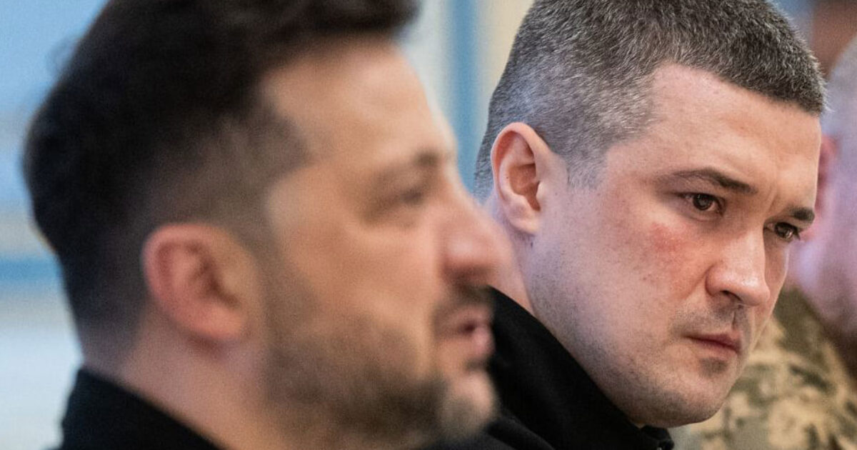 Thousands Demonstrate in Kiev, Demand Zelensky Reinstate Fedorov as Defense Minister – Ukrainian Reports Say Young Reformist Was Fired for Planning To Run for President – Was Fedorov a rival inside Zelensky’s government?
The post Thousands Demonstrate in Kiev, Demand Zelensky Reinstate Fedorov as Defense Minister – Ukrainian Reports Say Young Reformist Was Fired for Planning To Run for President appeared first on The Gateway Pundit. Thousands Demonstrate in Kiev, Demand Zelensky Reinstate Fedorov as Defense Minister – Ukrainian Reports Say Young Reformist Was Fired for Planning To Run for President – Was Fedorov a rival inside Zelensky’s government?
The post Thousands Demonstrate in Kiev, Demand Zelensky Reinstate Fedorov as Defense Minister – Ukrainian Reports Say Young Reformist Was Fired for Planning To Run for President appeared first on The Gateway Pundit.