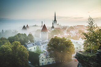 Picture of the day





Tallinn old town during sunrise. View from Patkul viewing platform.
 #ImageOfTheDay
