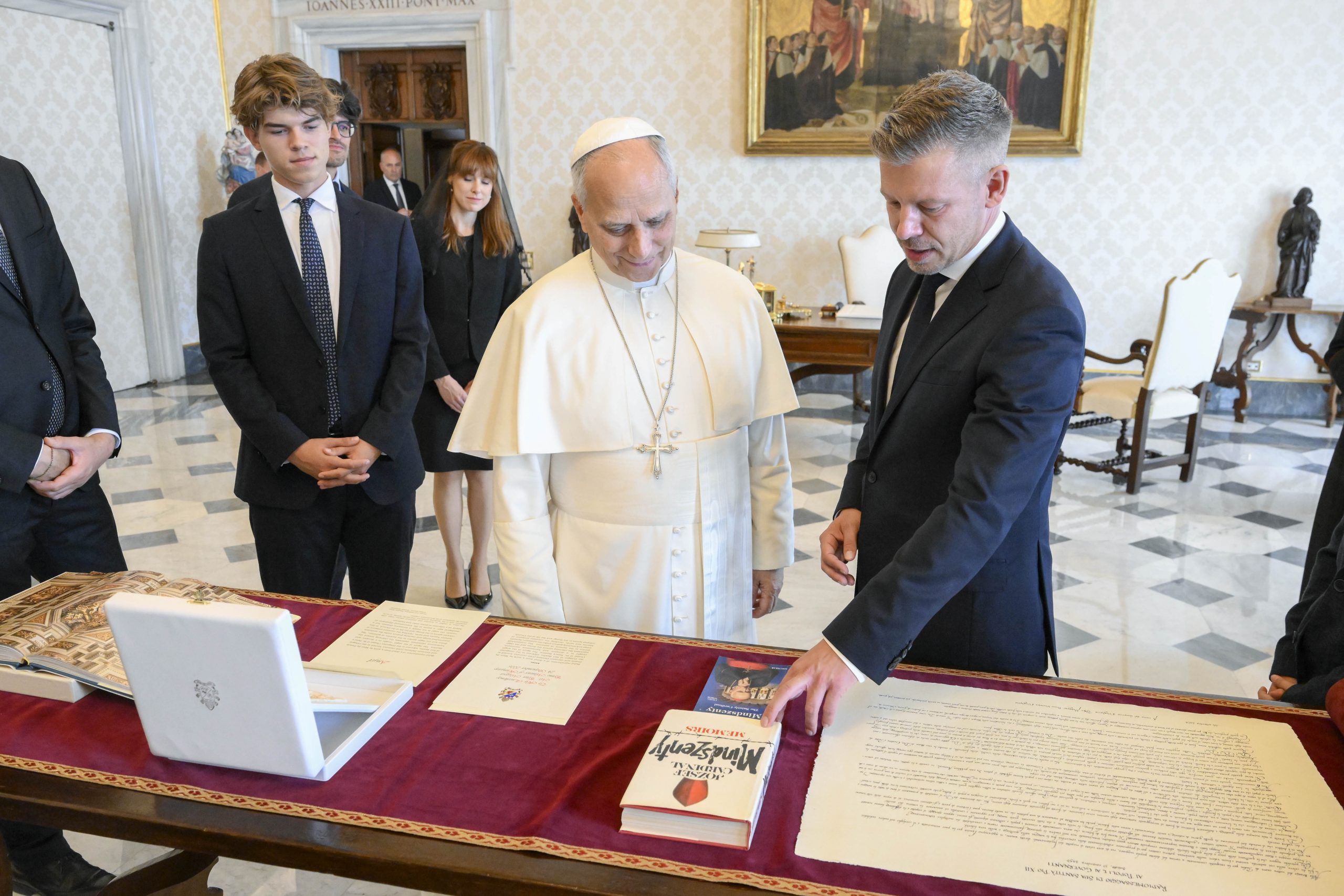 Pope Leo, Hungarian prime minister discuss Ukraine, Middle East, and AI – #Catholic – VATICAN CITY — Pope Leo XIV and Hungarian Prime Minister Péter Magyar discussed the wars in Ukraine and the Middle East, the impact of artificial intelligence, and other challenges facing Europe during a private audience at the Vatican on Thursday.Magyar also formally invited the pope to visit Hungary and presented him with a book of memoirs by Cardinal József Mindszenty, the former archbishop of Esztergom and primate of Hungary who resisted both fascism and communism.Following the audience, Magyar, who won Hungary’s April 12 parliamentary elections, ending Viktor Orbán’s 16 consecutive years in power, described the meeting on social media as “an honor” and “inspiring.”Magyar said the two spoke about the situation in Hungary, challenges facing Europe, the growing impact of artificial intelligence on society, and loneliness among young people.He also explained his approach to politics, which he said is based on “honesty, genuine human connection, and hard work.”“At the end of our meeting, I asked for a papal blessing for our country and invited the Holy Father to visit Hungary,” Magyar said.The Vatican said the discussions covered Hungary’s socioeconomic situation as well as education and “the protection of the most vulnerable Christian communities in various regions of the world.”The two sides also exchanged views on Ukraine and the Middle East and expressed hope for greater international efforts to promote peace and negotiated solutions to ongoing conflicts.Magyar gave the pope a book of memoirs by Mindszenty, one of the most prominent figures in 20th-century Hungarian Catholicism. The cardinal, who lived from 1892 to 1975, faced imprisonment and persecution for his opposition to both fascism and Hungary’s communist regime.Portuguese president meets Pope LeoPope Leo also received Portuguese President António José Seguro on Thursday in their first official meeting since Seguro became head of state.
Pope Leo XIV with Portuguese President António José Seguro at the Vatican on Sept. 24, 2026. | Credit: Vatican Media
Seguro subsequently met with Archbishop Paul Richard Gallagher, the Vatican’s secretary for relations with states. Cardinal Pietro Parolin, the Vatican secretary of state, was in New York for the United Nations General Assembly.The Holy See said the talks covered Portugal’s socioeconomic situation, the promotion of the common good, and international affairs.“Some regional and international issues were addressed, with particular reference to the repercussions of conflicts around the world, migration, the importance of multilateralism and respect for international law, as well as the urgent need for a constant commitment to peace,” the Vatican said.The private audience lasted about 40 minutes. Seguro presented the pope with a porcelain sculpture of the crucified Christ made by Portuguese manufacturer Vista Alegre and designed by architect Álvaro Siza Vieira.Seguro had said Wednesday that he planned to convey “the friendship of the Portuguese people” and renew an invitation for Pope Leo to visit Portugal in 2027, when the country will mark the 500th anniversary of the apostolic nunciature.Pope Francis visited Portugal twice during his pontificate: in 2017 for the centenary of the Marian apparitions at Fátima and in 2023 for World Youth Day in Lisbon.This story was first published by ACI Prensa, the Spanish-language sister service of EWTN News. It has been translated and adapted by EWTN News English. Pope Leo, Hungarian prime minister discuss Ukraine, Middle East, and AI – #Catholic – VATICAN CITY — Pope Leo XIV and Hungarian Prime Minister Péter Magyar discussed the wars in Ukraine and the Middle East, the impact of artificial intelligence, and other challenges facing Europe during a private audience at the Vatican on Thursday.Magyar also formally invited the pope to visit Hungary and presented him with a book of memoirs by Cardinal József Mindszenty, the former archbishop of Esztergom and primate of Hungary who resisted both fascism and communism.Following the audience, Magyar, who won Hungary’s April 12 parliamentary elections, ending Viktor Orbán’s 16 consecutive years in power, described the meeting on social media as “an honor” and “inspiring.”Magyar said the two spoke about the situation in Hungary, challenges facing Europe, the growing impact of artificial intelligence on society, and loneliness among young people.He also explained his approach to politics, which he said is based on “honesty, genuine human connection, and hard work.”“At the end of our meeting, I asked for a papal blessing for our country and invited the Holy Father to visit Hungary,” Magyar said.The Vatican said the discussions covered Hungary’s socioeconomic situation as well as education and “the protection of the most vulnerable Christian communities in various regions of the world.”The two sides also exchanged views on Ukraine and the Middle East and expressed hope for greater international efforts to promote peace and negotiated solutions to ongoing conflicts.Magyar gave the pope a book of memoirs by Mindszenty, one of the most prominent figures in 20th-century Hungarian Catholicism. The cardinal, who lived from 1892 to 1975, faced imprisonment and persecution for his opposition to both fascism and Hungary’s communist regime.Portuguese president meets Pope LeoPope Leo also received Portuguese President António José Seguro on Thursday in their first official meeting since Seguro became head of state.
Pope Leo XIV with Portuguese President António José Seguro at the Vatican on Sept. 24, 2026. | Credit: Vatican Media
Seguro subsequently met with Archbishop Paul Richard Gallagher, the Vatican’s secretary for relations with states. Cardinal Pietro Parolin, the Vatican secretary of state, was in New York for the United Nations General Assembly.The Holy See said the talks covered Portugal’s socioeconomic situation, the promotion of the common good, and international affairs.“Some regional and international issues were addressed, with particular reference to the repercussions of conflicts around the world, migration, the importance of multilateralism and respect for international law, as well as the urgent need for a constant commitment to peace,” the Vatican said.The private audience lasted about 40 minutes. Seguro presented the pope with a porcelain sculpture of the crucified Christ made by Portuguese manufacturer Vista Alegre and designed by architect Álvaro Siza Vieira.Seguro had said Wednesday that he planned to convey “the friendship of the Portuguese people” and renew an invitation for Pope Leo to visit Portugal in 2027, when the country will mark the 500th anniversary of the apostolic nunciature.Pope Francis visited Portugal twice during his pontificate: in 2017 for the centenary of the Marian apparitions at Fátima and in 2023 for World Youth Day in Lisbon.This story was first published by ACI Prensa, the Spanish-language sister service of EWTN News. It has been translated and adapted by EWTN News English.