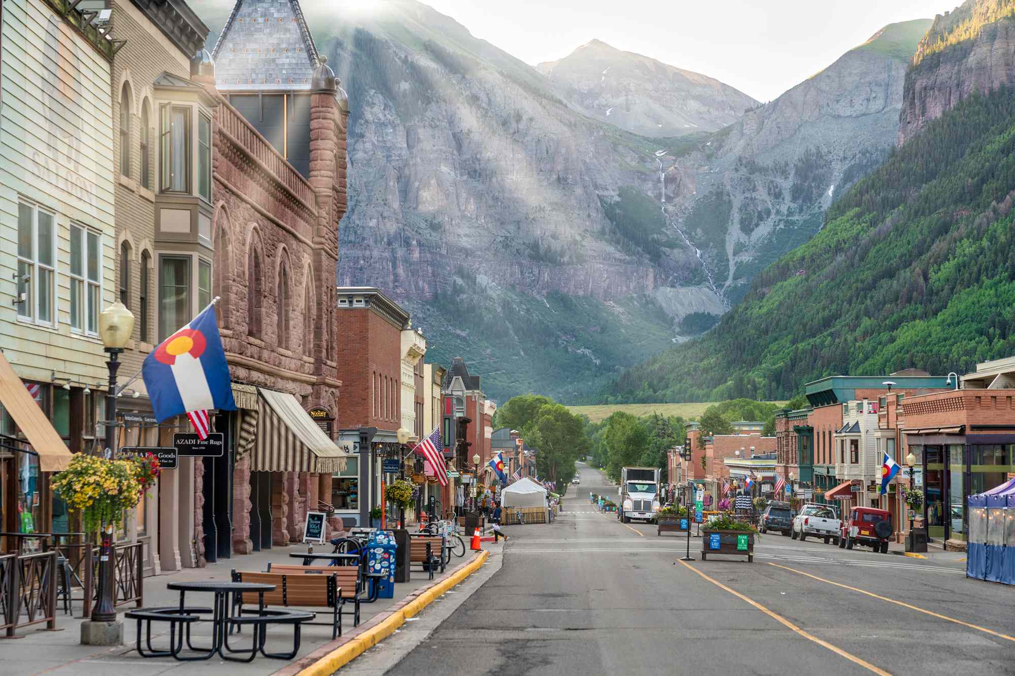 10 Best Colorado Mountain Towns to Visit Year-round, According to a Lifelong Local #Travel Charming Main Streets, Rocky Mountain views, and great skiing and snowboarding await. 10 Best Colorado Mountain Towns to Visit Year-round, According to a Lifelong Local #Travel Charming Main Streets, Rocky Mountain views, and great skiing and snowboarding await.