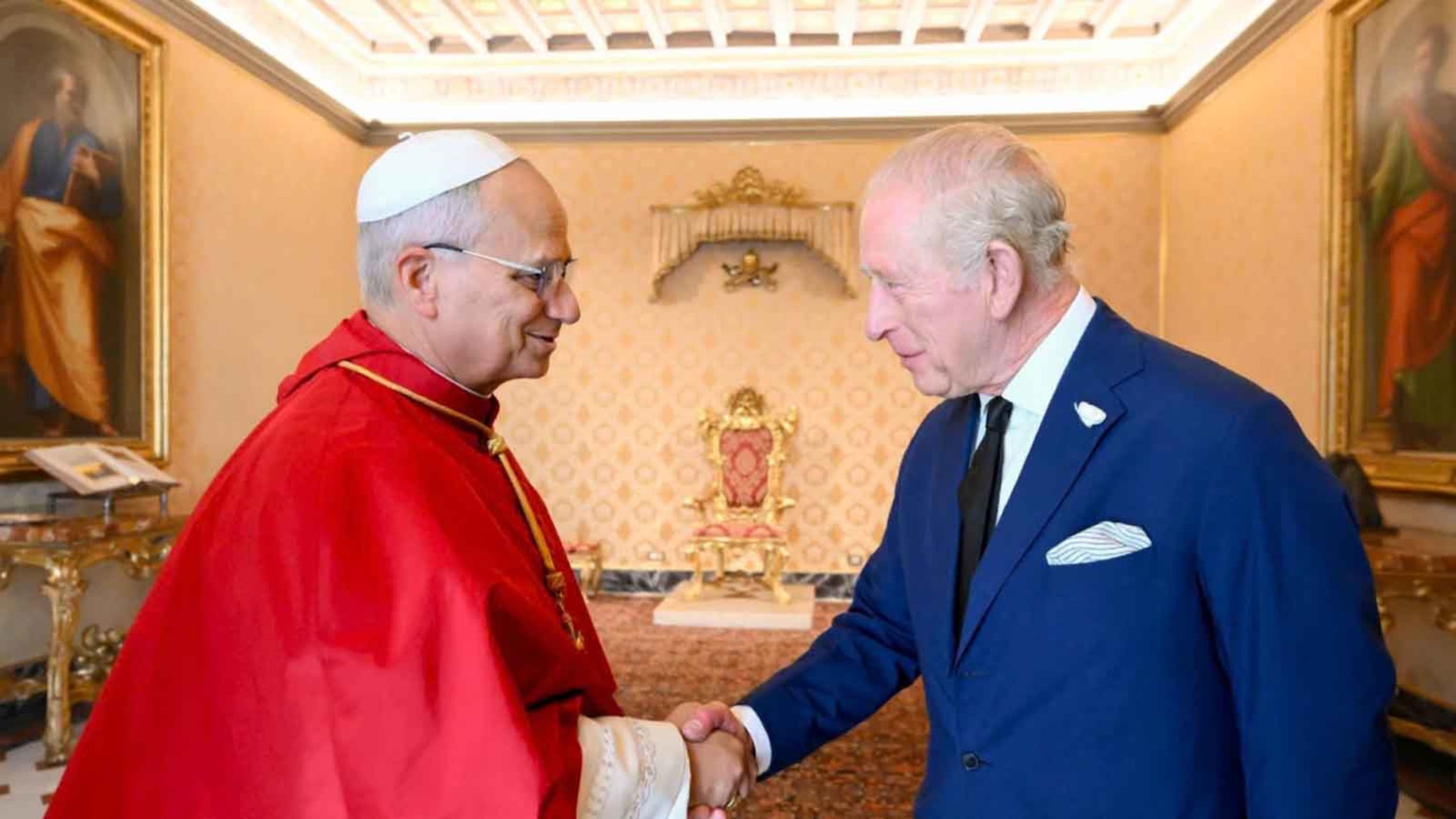 For first time in 500 years, pope and king of England bestow religious titles on each other – #Catholic – Pope Leo XIV and King Charles III of England have bestowed honorary religious titles upon each other, the first time this has happened in 500 years according to the official website of the British Royal Family.“With the gracious approval of His Majesty the King, the Dean and Canons of Windsor are delighted to announce that His Holiness Pope Leo XIV has become Papal Confrater of the College of St. George at St. George’s Chapel, Windsor,” states the text published on Oct.23. The announcement highlights that both leaders sought to underscore the ties between Christian traditions, within a global context marked by polarization and conflict.“Mindful of the value of Christian unity, in an increasingly polarised and turbulent world, The King and The Pope have joined together in Christian brotherhood and, for the first time in half a millennium, are receiving religious titles which underscore what unites rather than what separates the Roman Catholic Church and the Church of England,” the text notes.The statement adds that this gesture represents “a visible sign of spiritual fellowship, ecumenical friendship and Christian fraternity.”It also acknowledges the historical ties between the college and St. George’s Chapel, Windsor, and the Holy See, as well as the progress made in relations between the Catholic Church, the Church of England, and the Anglican Communion.The text notes that October marks one year since the “historic state visit to the Holy See” made by King Charles III and his wife, Queen Camilla. On that occasion, the British monarch was received as a “royal confrater” of the papal basilica and abbey of St. Paul Outside the Walls in Rome. At that time, the Holy Father had already been invited to become a “papal confrater” of St. George’s at Windsor.Just as there is already a chair for the King of England at the basilica of St. Paul Outside the Walls, a similar chair for the pope will soon be unveiled in St. George’s Chapel at Windsor. It will be consecrated in the European autumn, alongside a “mosaic icon of Christ of Cefalù, gifted to His Majesty by His Holiness during the State Visit,” the statement concluded.The historic 2025 meetingOn Oct. 23, 2025, Pope Leo XIV and King Charles III prayed together in the Sistine Chapel, marking the first time a pope and a British monarch have prayed together during a state visit to the Vatican.During the visit, King Charles conferred upon the pope the title of Knight Grand Cross of the Order of the Bath, while the pontiff bestowed upon the monarch the honor of Knight Grand Cross with Collar of the Vatican’s Order of Pius IX, and upon Queen Camilla the distinction of Dame Grand Cross of the same order.The connection of the King of England to the papal basilica of St. Paul Outside the WallsFollowing the arrival in England of Roman missionary monks such as St. Augustine of Canterbury and St. Paulinus of York during the sixth and seventh centuries, Saxon kings including Offa and Æthelwulf contributed to the upkeep of the apostles' tombs in Rome.Toward the end of the Middle Ages, the kings of England were recognized as “protectors” of the basilica and abbey of St. Paul Outside the Walls; its coat of arms came to include the insignia of the Order of the Garter, the oldest and most prestigious order in the United Kingdom. This tradition was interrupted by the Reformation and the centuries of estrangement that followed.A new chair, bearing the royal coat of arms and the Latin inscription Ut unum sint (That they may be one), has been placed in the basilica of St. Paul Outside the Walls for King Charles and his successors to use during future visits.This story was first published by EWTN News Español, the Spanish-language sister service of EWTN News. It has been translated and adapted by EWTN News English. For first time in 500 years, pope and king of England bestow religious titles on each other – #Catholic – Pope Leo XIV and King Charles III of England have bestowed honorary religious titles upon each other, the first time this has happened in 500 years according to the official website of the British Royal Family.“With the gracious approval of His Majesty the King, the Dean and Canons of Windsor are delighted to announce that His Holiness Pope Leo XIV has become Papal Confrater of the College of St. George at St. George’s Chapel, Windsor,” states the text published on Oct.23. The announcement highlights that both leaders sought to underscore the ties between Christian traditions, within a global context marked by polarization and conflict.“Mindful of the value of Christian unity, in an increasingly polarised and turbulent world, The King and The Pope have joined together in Christian brotherhood and, for the first time in half a millennium, are receiving religious titles which underscore what unites rather than what separates the Roman Catholic Church and the Church of England,” the text notes.The statement adds that this gesture represents “a visible sign of spiritual fellowship, ecumenical friendship and Christian fraternity.”It also acknowledges the historical ties between the college and St. George’s Chapel, Windsor, and the Holy See, as well as the progress made in relations between the Catholic Church, the Church of England, and the Anglican Communion.The text notes that October marks one year since the “historic state visit to the Holy See” made by King Charles III and his wife, Queen Camilla. On that occasion, the British monarch was received as a “royal confrater” of the papal basilica and abbey of St. Paul Outside the Walls in Rome. At that time, the Holy Father had already been invited to become a “papal confrater” of St. George’s at Windsor.Just as there is already a chair for the King of England at the basilica of St. Paul Outside the Walls, a similar chair for the pope will soon be unveiled in St. George’s Chapel at Windsor. It will be consecrated in the European autumn, alongside a “mosaic icon of Christ of Cefalù, gifted to His Majesty by His Holiness during the State Visit,” the statement concluded.The historic 2025 meetingOn Oct. 23, 2025, Pope Leo XIV and King Charles III prayed together in the Sistine Chapel, marking the first time a pope and a British monarch have prayed together during a state visit to the Vatican.During the visit, King Charles conferred upon the pope the title of Knight Grand Cross of the Order of the Bath, while the pontiff bestowed upon the monarch the honor of Knight Grand Cross with Collar of the Vatican’s Order of Pius IX, and upon Queen Camilla the distinction of Dame Grand Cross of the same order.The connection of the King of England to the papal basilica of St. Paul Outside the WallsFollowing the arrival in England of Roman missionary monks such as St. Augustine of Canterbury and St. Paulinus of York during the sixth and seventh centuries, Saxon kings including Offa and Æthelwulf contributed to the upkeep of the apostles' tombs in Rome.Toward the end of the Middle Ages, the kings of England were recognized as “protectors” of the basilica and abbey of St. Paul Outside the Walls; its coat of arms came to include the insignia of the Order of the Garter, the oldest and most prestigious order in the United Kingdom. This tradition was interrupted by the Reformation and the centuries of estrangement that followed.A new chair, bearing the royal coat of arms and the Latin inscription Ut unum sint (That they may be one), has been placed in the basilica of St. Paul Outside the Walls for King Charles and his successors to use during future visits.This story was first published by EWTN News Español, the Spanish-language sister service of EWTN News. It has been translated and adapted by EWTN News English.