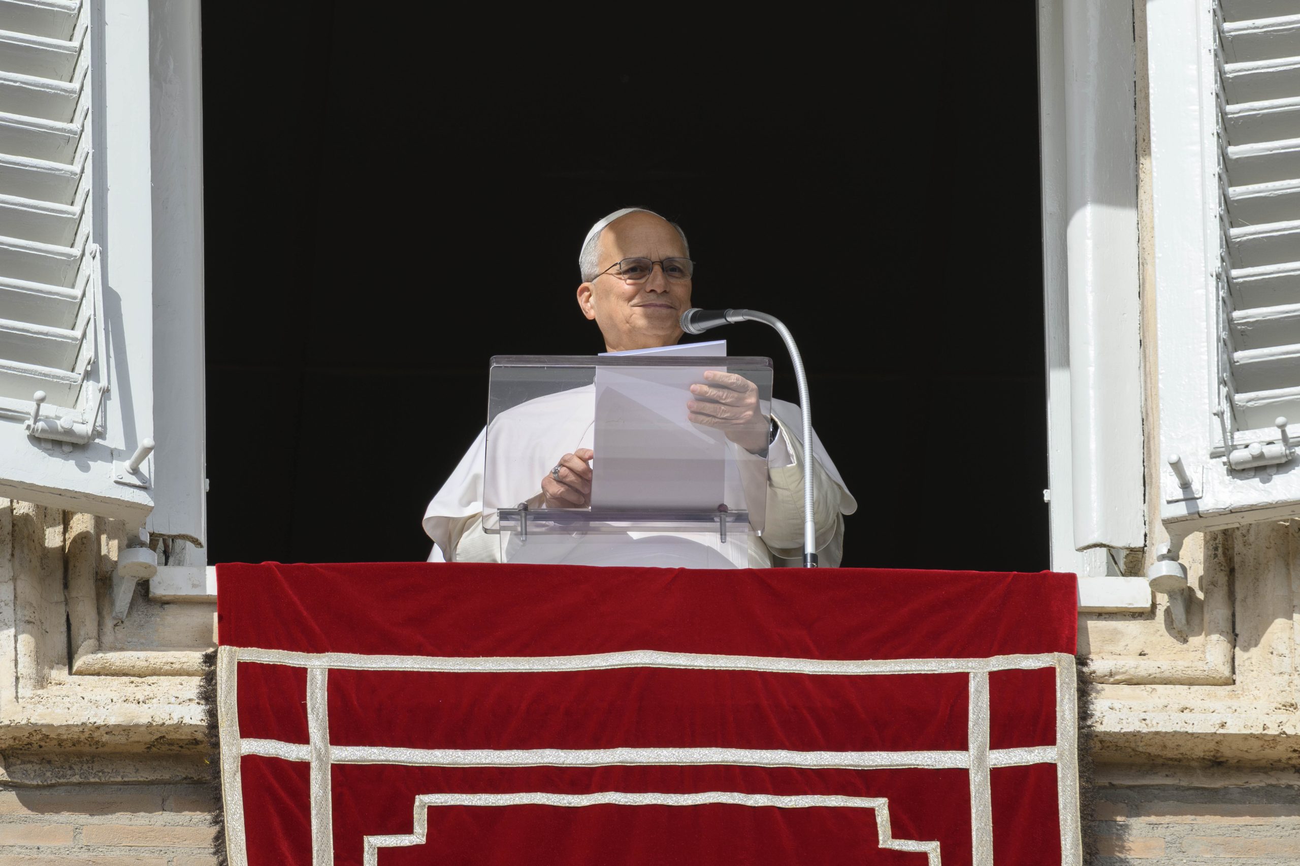 Pope Leo XIV: Love for neighbor begins with a personal relationship with God – #Catholic – Beginning with the question posed in Sundayʼs Gospel, “Which commandment in the law is the greatest?” Pope Leo XIV focused his reflection before the Angelus on the theme of love.The faithful gathered in St. Peterʼs Square awaited the words of hope from the vicar of Christ, their pope.At the heart of love, Leo XIV placed our relationship with God, emphasizing that this is where the true meaning of love is found.“Indeed, it is not enough to know that God exists, that he is the only God, or that he is the Almighty. The Lord seeks a personal relationship with us: The one true God wants to become our God,” the pope said.“In our encounter with him, the commandment of love is neither an obligation nor an imposition.”He then turned to the meaning of authentic love, explaining that “our love can be authentic only when it is a response to his love, which always precedes us. From this arises the need for a total commitment that involves the whole person: heart, soul, and mind.”Heart, soul, and mind must all be engaged in our relationship with God so that we become capable of looking at ourselves “and our neighbors through the eyes of Christ, from his perspective. In this way, selfishness is overcome and even love for oneself becomes charity: Our existence turns toward the other and becomes a gift for those around us.”Toward the end of his reflection, the pope quoted St. Thérèse of the Child Jesus, who wrote: “Love alone” makes “the Church’s members act, and if Love ever became extinct, apostles would not preach the Gospel.”The theme, in this case, concerns the Church itself. Without love, the pope stressed, “our faith would be deprived of its essence, our good works would be reduced to mere moralism, and our hope would be in vain.”He added: “Dear friends, we cannot truly love God unless this love overflows into love for our brothers and sisters. And we cannot truly love our neighbor except as children of the same Father who loved us first in his Son, Jesus.”Following the Marian prayer, Leo XIV turned his attention to the humanitarian crisis in Yemen.“I am following with concern the grave humanitarian situation in Yemen, particularly in the city of Taiz, where the population is suffering from a lack of food, water, and medical care,” he said.“I make a heartfelt appeal for hostilities to cease and for the Yemeni people and all the peoples of the region to be guaranteed the right to live in peace.”The pope also remembered the victims of a terrorist attack against Orthodox Christians in Jordan.“My prayers go out to all those who were injured or lost their lives last Friday in the terrorist attack on worshippers at the Orthodox Church of St. George in Hamoud, Jordan. I express my closeness to the community and the entire country, which is known for its peaceful coexistence and respect between different religions.”Finally, Leo XIV urged the faithful to continue praying for peace and recalled the gathering scheduled for Oct. 27 in Assisi, Italy.The pope had originally been expected to travel to the city of St. Francis, but following his recent surgery, he was advised to avoid traveling for the time being.“Let us continue to pray together for peace,” he said.“The day after tomorrow, on 27 October, let us join in spirit with the heads of churches and religious leaders who will gather in Assisi to mark the 40th anniversary of the meeting convened by St. John Paul II. Never before has it been so clear that wars, as well as sowing death and destruction, impoverish and harm the world. May the Lord inspire choices of dialogue and peace!”This story was first published by ACI Stampa, the Italian-language sister service of EWTN News. It has been translated and adapted by EWTN News English.