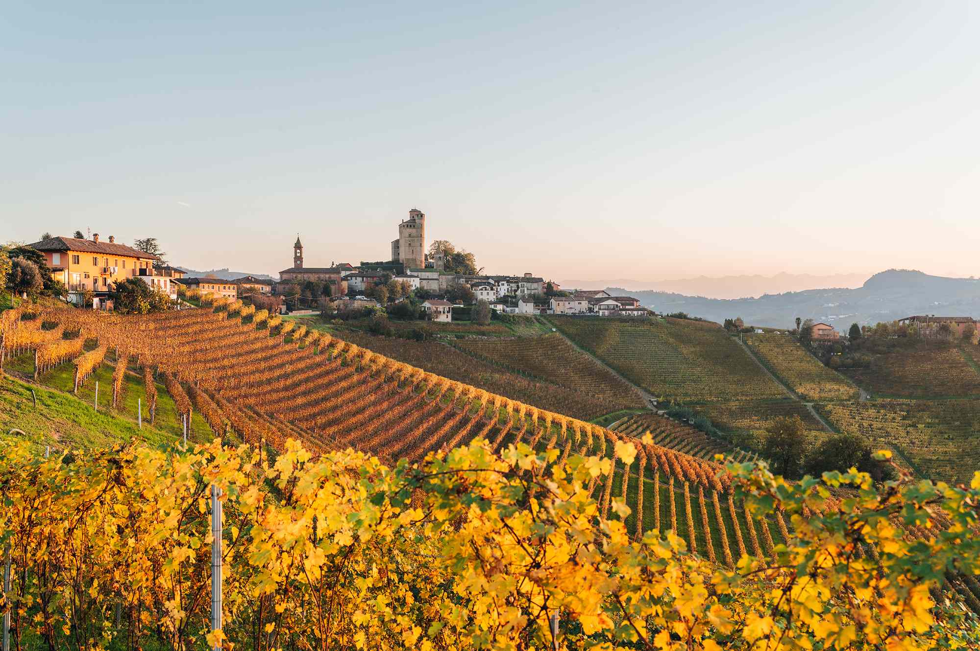 This Luxury 7-day Train Journey Through Piedmont and Tuscany Offers Private Winery Visits and Vineyard Lunches #Travel Calling all lovers of Italian wine.